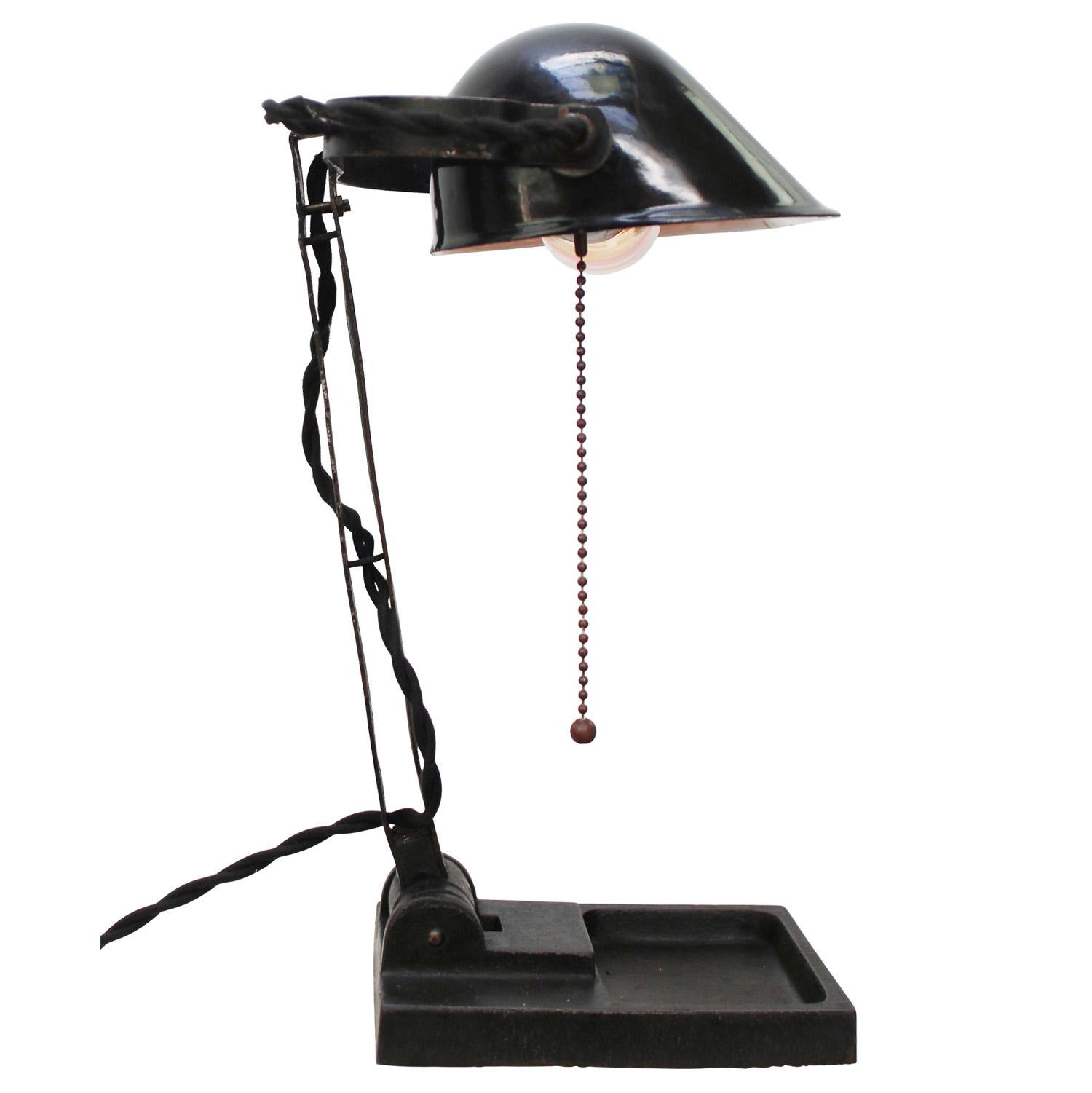 Hungarian black enamel desk light
2.5 meter black cotton flex, plug and pul switch

Also available with US/UK plug

Weight: 2.10 kg / 4.6 lb

Priced per individual item. All lamps have been made suitable by international standards for incandescent