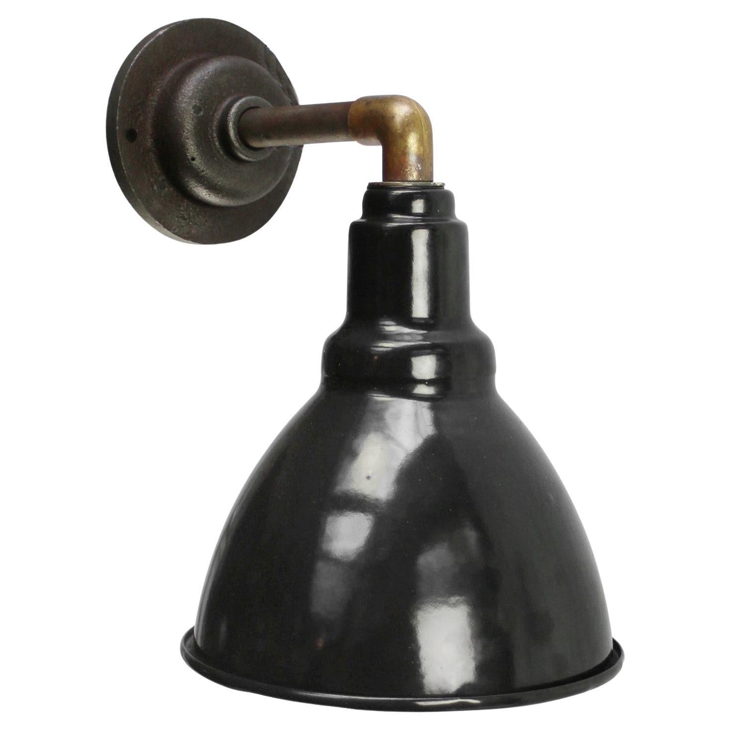 Apliques de latón y fundición industriales vintage esmaltados en negro en venta