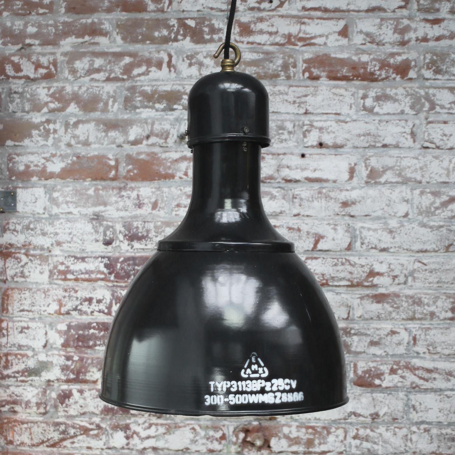 Black Enamel Vintage Industrial Brass Pendants Lights In Good Condition For Sale In Amsterdam, NL