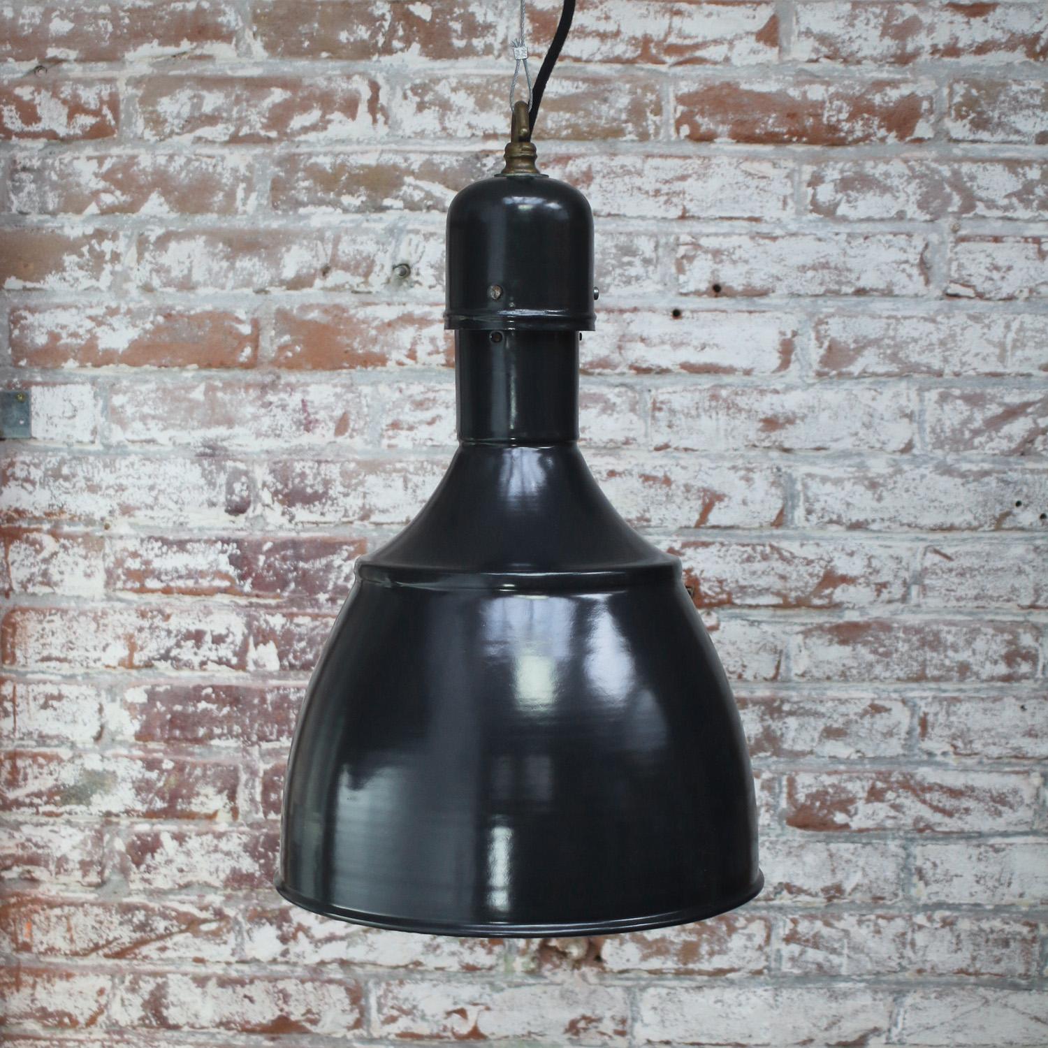 Black Enamel Vintage Industrial Brass Pendants Lights In Good Condition For Sale In Amsterdam, NL