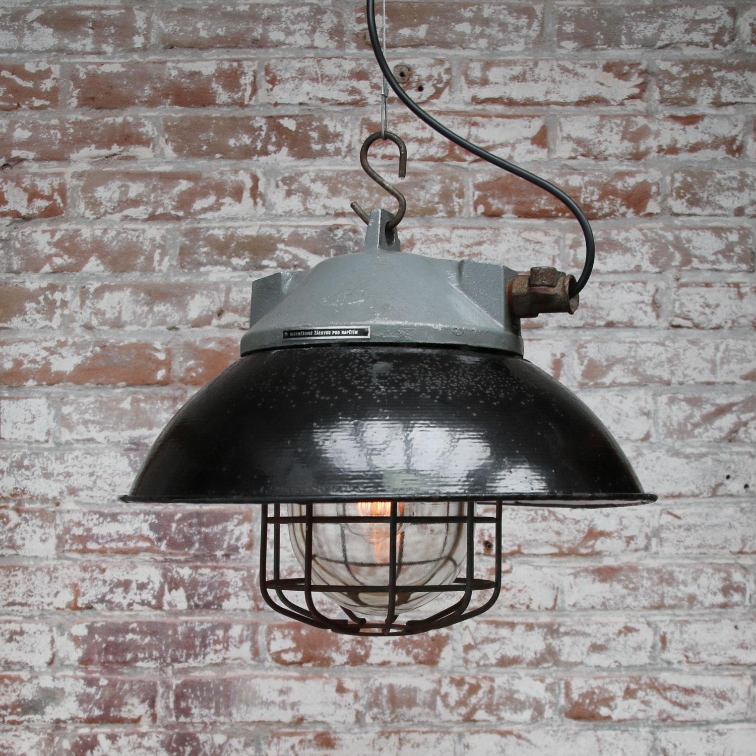Black Enamel Vintage Industrial Cast Aluminum Top Clear Glass Pendant Light In Good Condition In Amsterdam, NL