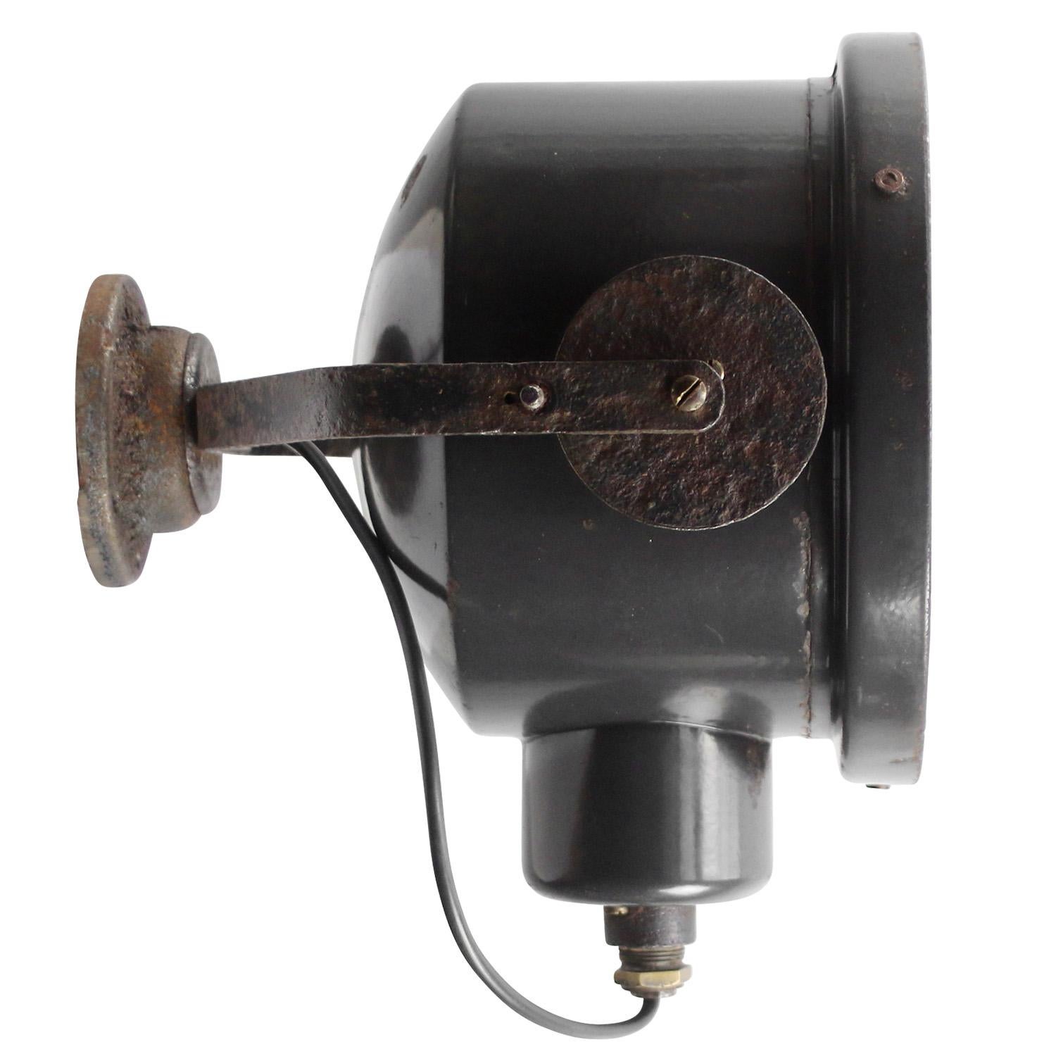 Black Enamel Vintage Industrial Cast Iron Scone Wall Light In Good Condition For Sale In Amsterdam, NL