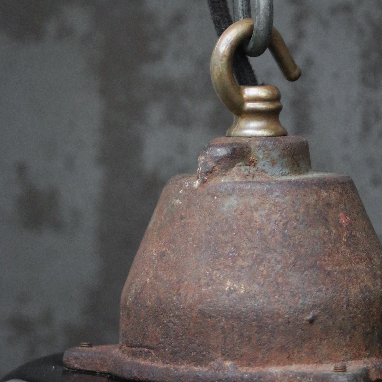 Industriel Lampe pendante en fonte émaillée noire, vintage industriel, verre clair en vente