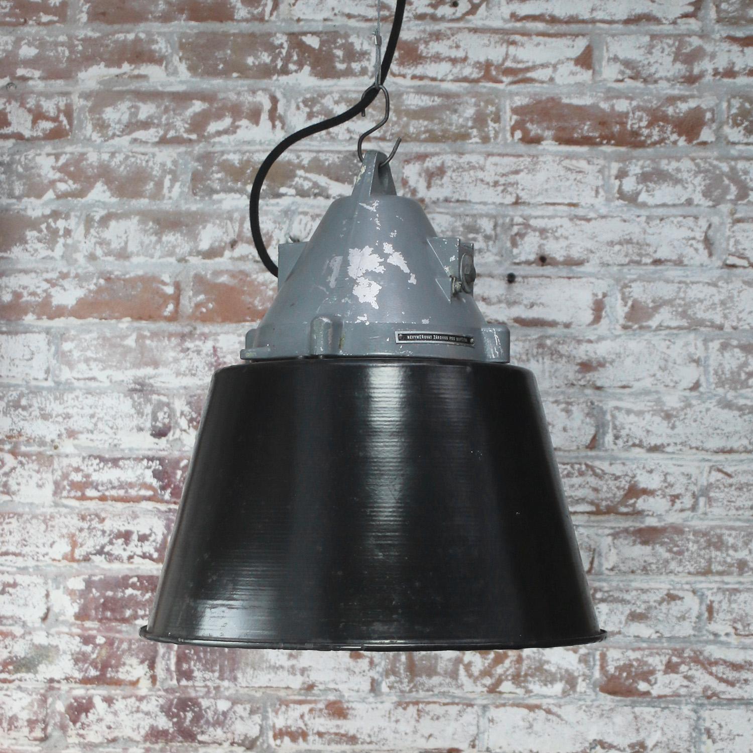 Black Enamel Vintage Industrial Clear Glass Pendant Lights In Good Condition For Sale In Amsterdam, NL