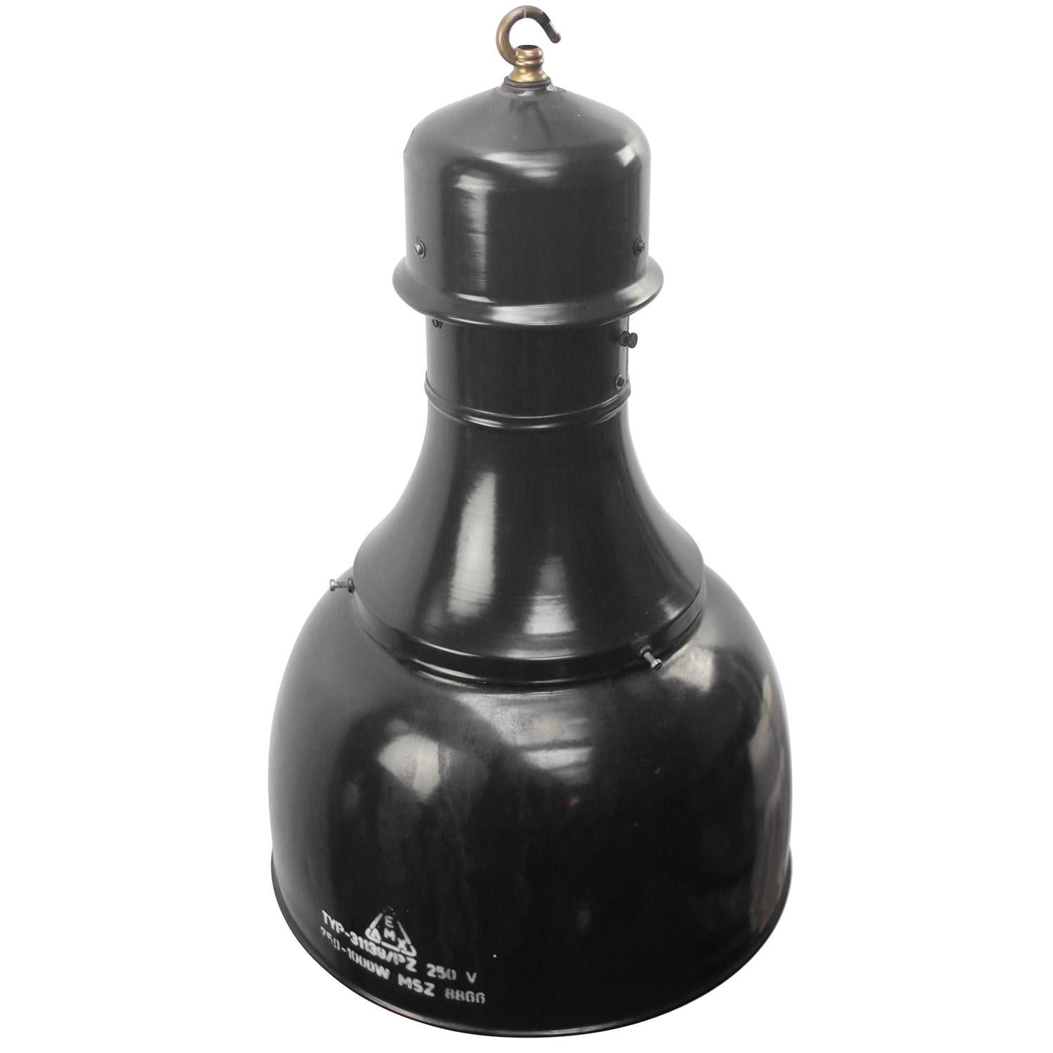 Factory light black enamel
white interior brass top

Weight: 4.9 kg / 10.8 lb

Priced per individual item. All lamps have been made suitable by international standards for incandescent light bulbs, energy-efficient and LED bulbs. E26/E27 bulb