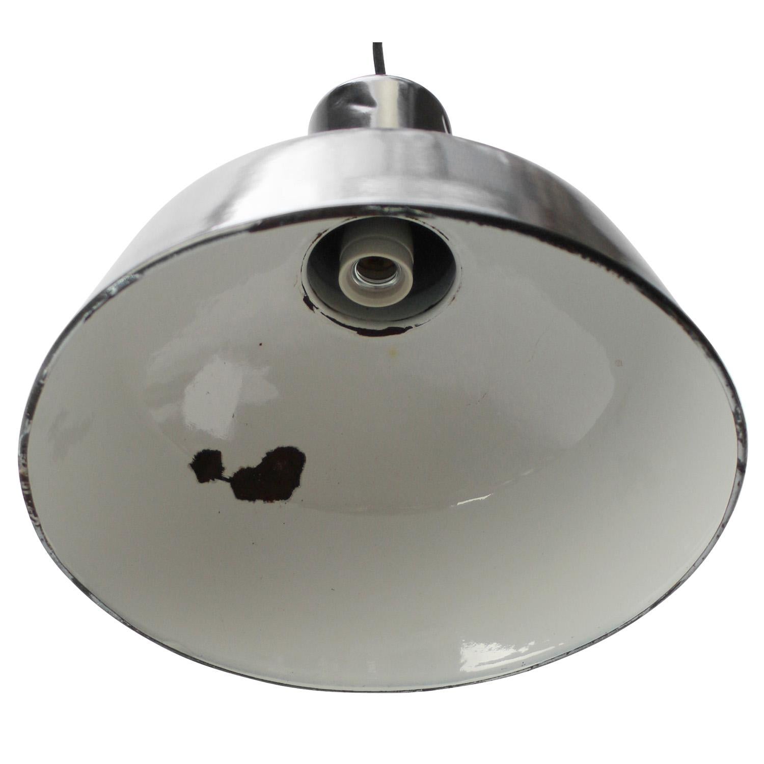 Industriale Lampada a sospensione industriale vintage con smalto nero in vendita