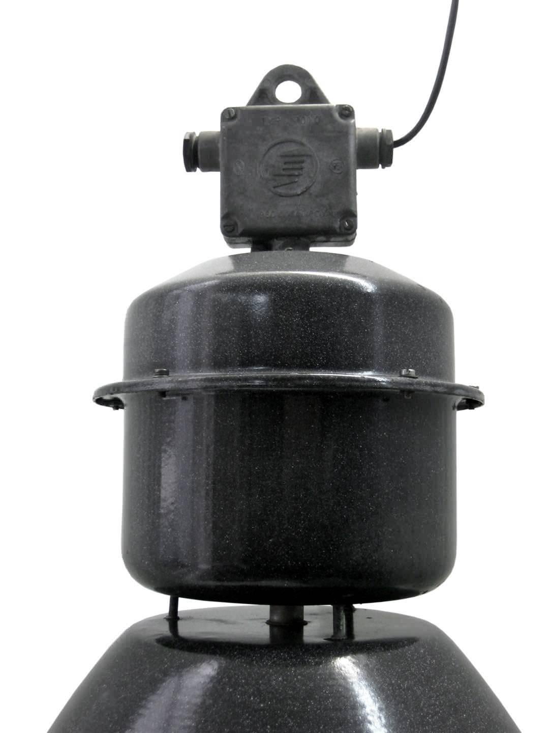 Industrial lamp. Black enamel. White interior.

Weight: 7.5 kg / 16.5 lb

Priced per individual item. All lamps have been made suitable by international standards for incandescent light bulbs, energy-efficient and LED bulbs. E26/E27 bulb holders