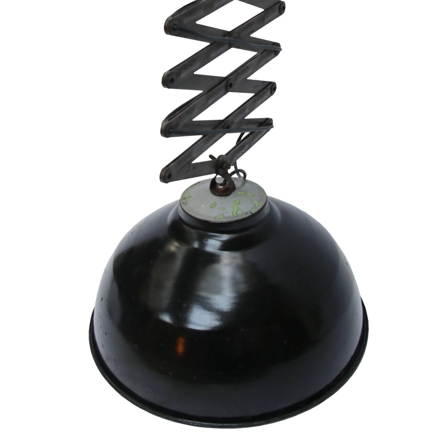 Scissor varia steel pendant. Black enamel spot. White interior.

Weight: 6.0 kg / 13.2 lb

Priced per individual item. All lamps have been made suitable by international standards for incandescent light bulbs, energy-efficient and LED bulbs.