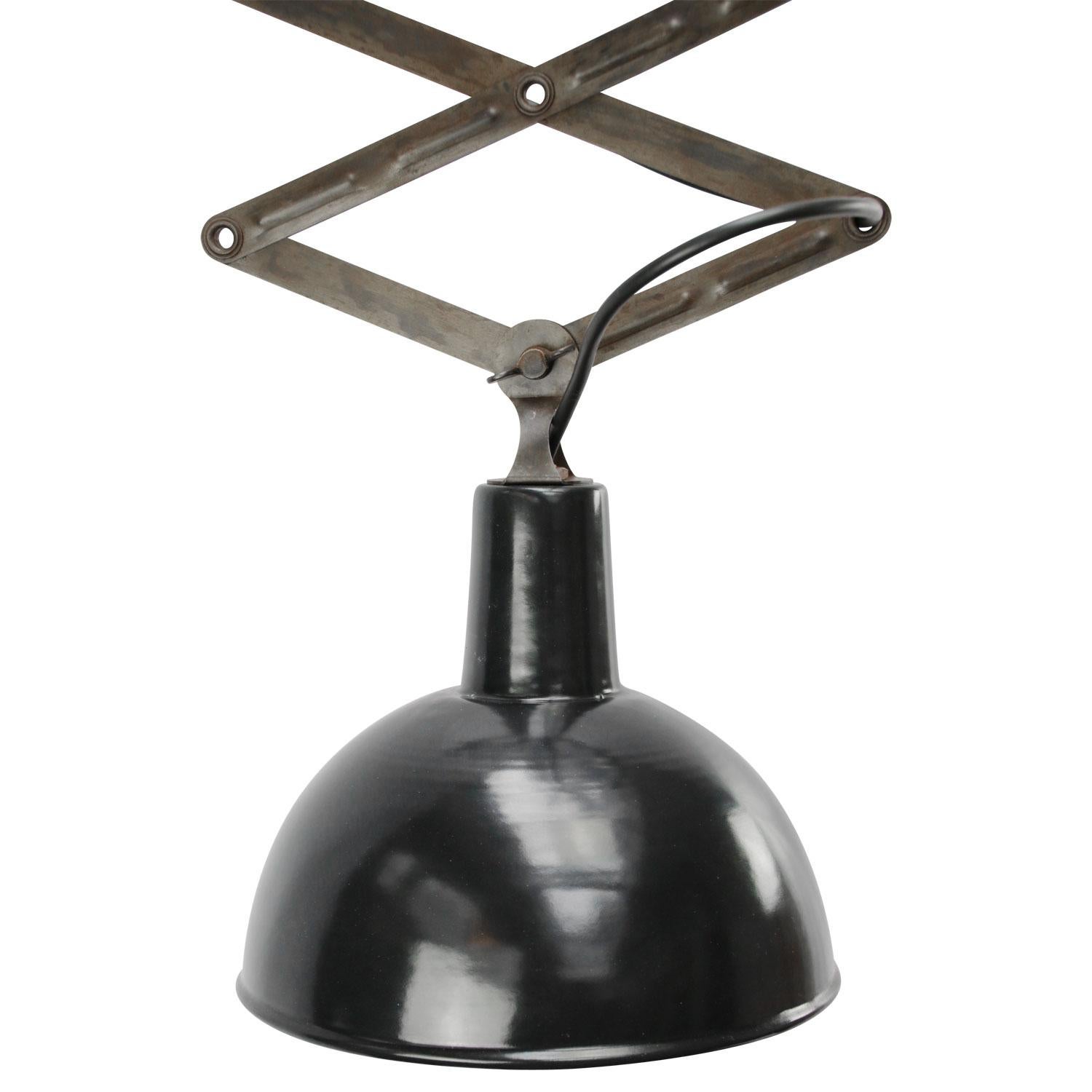 Scissor steel pendant
adjustable in length and angle
black enamel, white interior
E27 / E26

Spotlight size: diam. 22 cm
90° angle adjustable shade

As shown on picture 100 cm
Min. length 40 cm
Max. Length 170 cm

metal mounting plate: