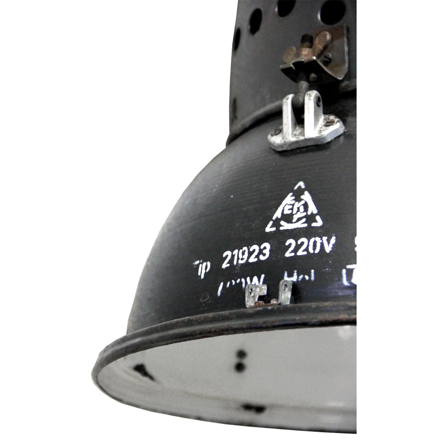 Schwarze Emaille Vintage Industrial Pedant Lights (Industriell) im Angebot