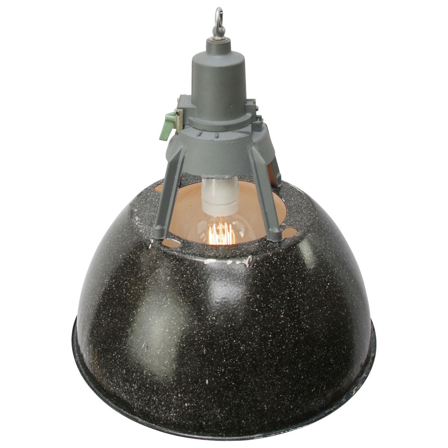 Enamel Industrial pendant.
Black enamel shade, white inside.
Dark grey cast aluminum top.

Weight: 2.90 kg / 6.4 lb

Priced per individual item. All lamps have been made suitable by international standards for incandescent light bulbs,