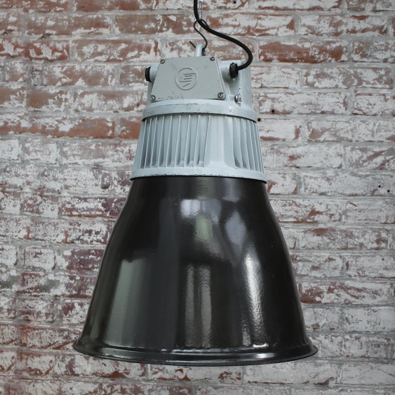 Cast Black Enamel Vintage Industrial Pendant Lights For Sale
