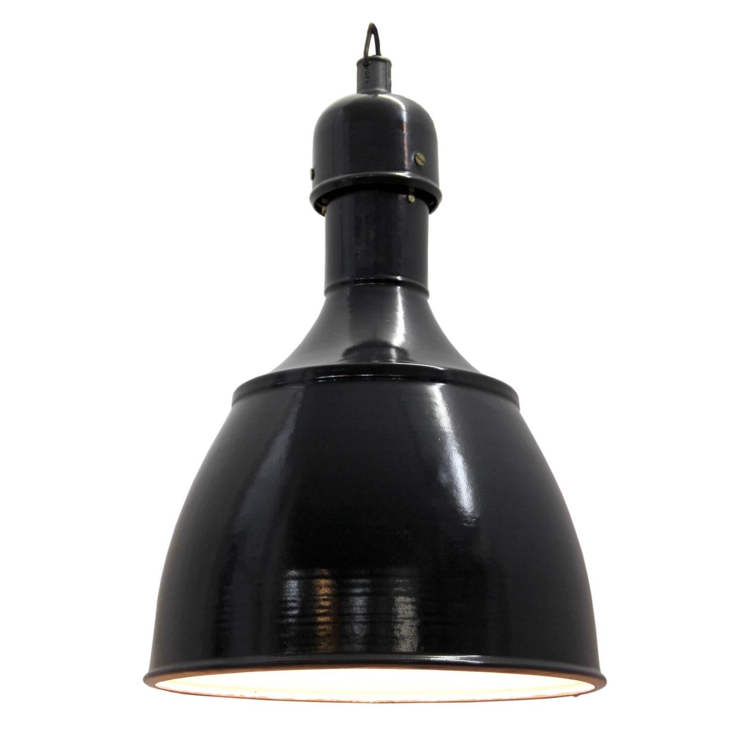 European Industrial Classic. Rare model. Used in warehouses and factories in east Europe. New old stock.

Weight 2.3 kg or 5.1 lb.

Priced per individual item. All lamps have been made suitable by international standards for incandescent light