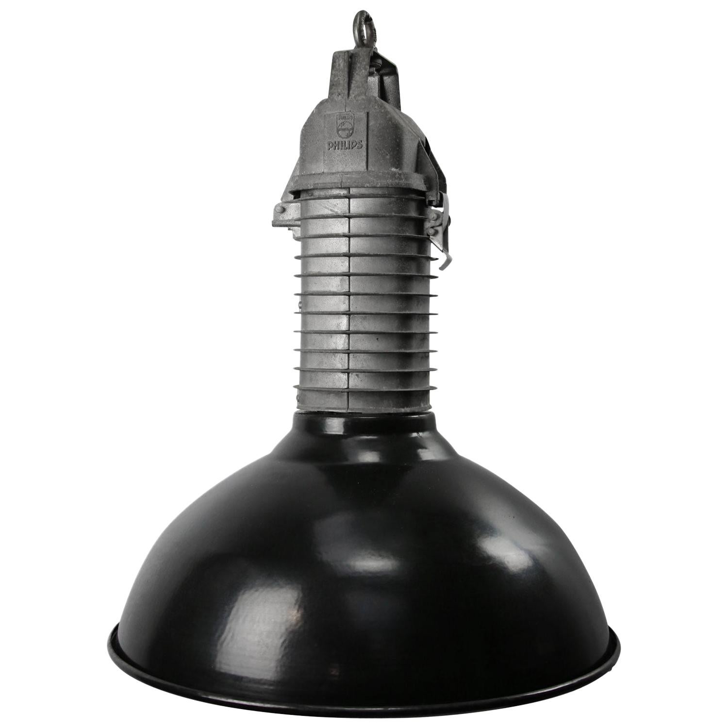 Lampes à suspension industrielles vintage en émail noir de conception hollandaise Philips, style classique