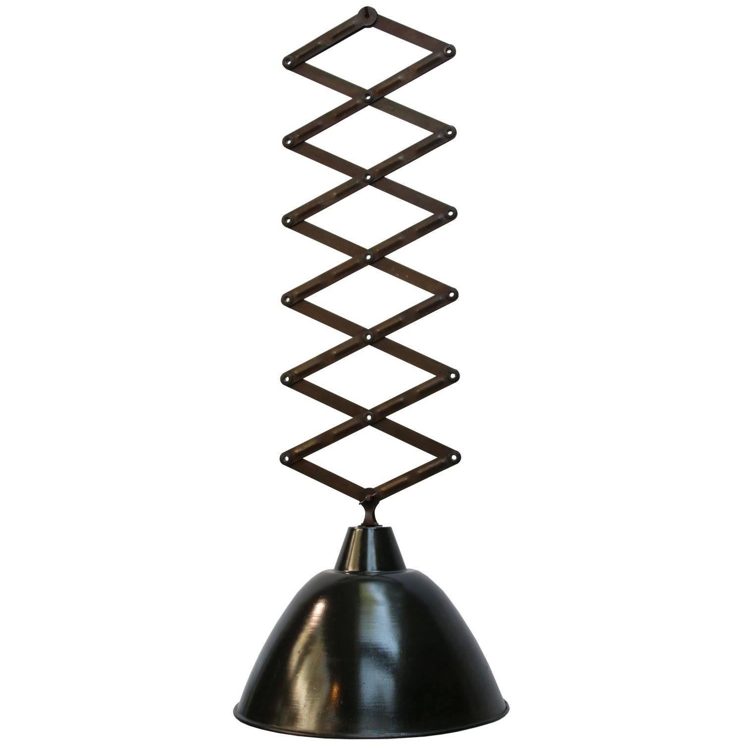 Lampe à suspension ciseau industrielle vintage en émail noir