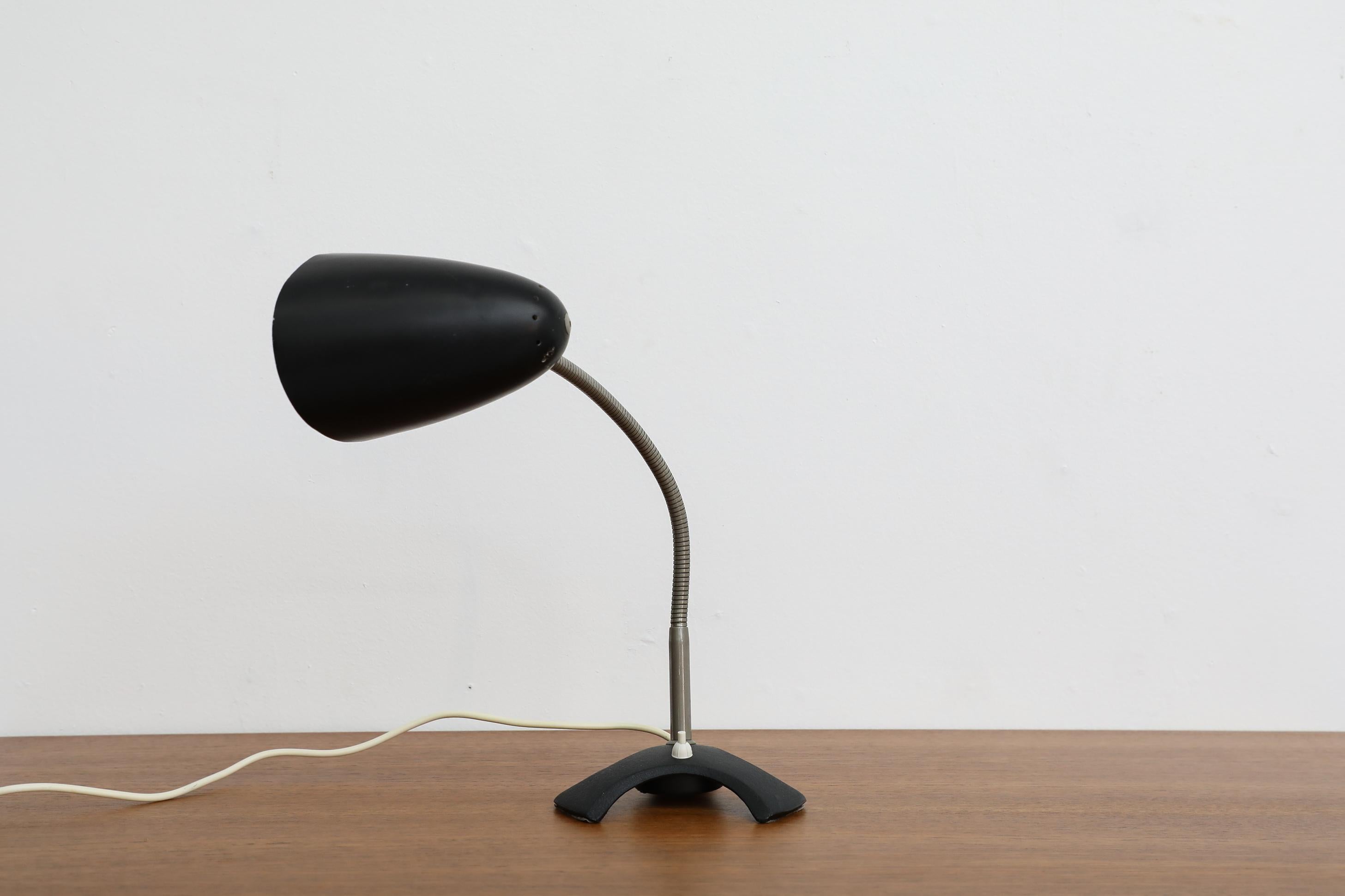 Black Enameled Bauhaus Goose Neck Desk Lamp In Good Condition For Sale In Los Angeles, CA