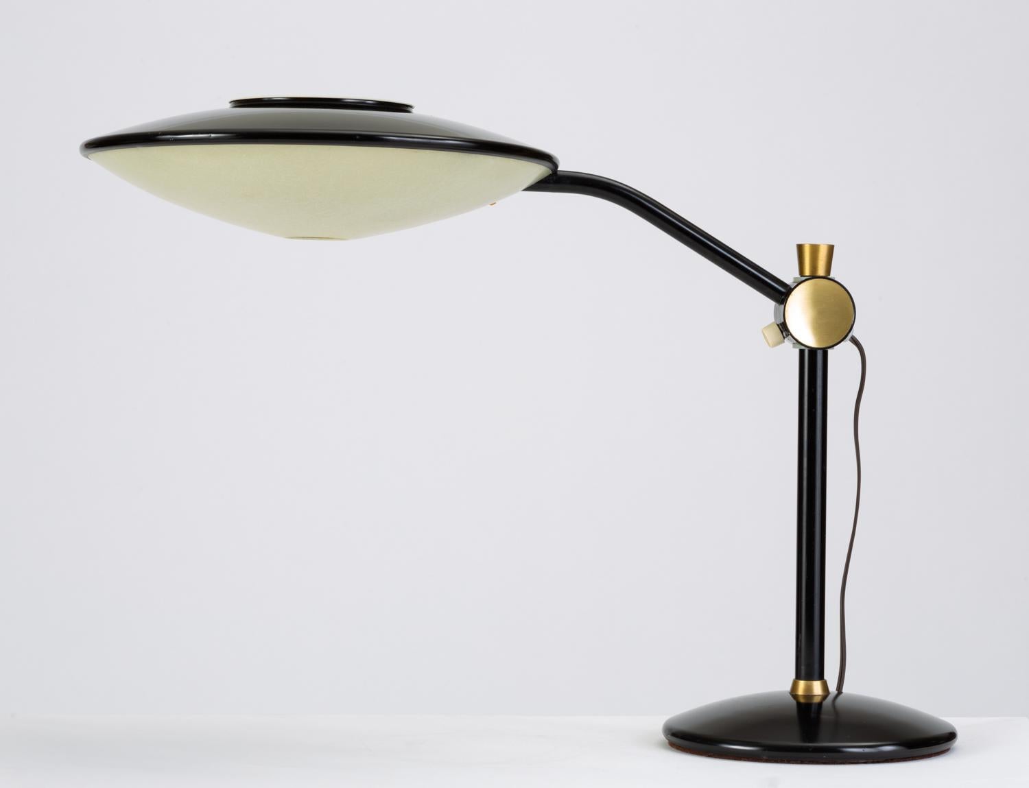 Black-Enameled Desk Lamp with Brass Accents by Dazor In Good Condition In Los Angeles, CA