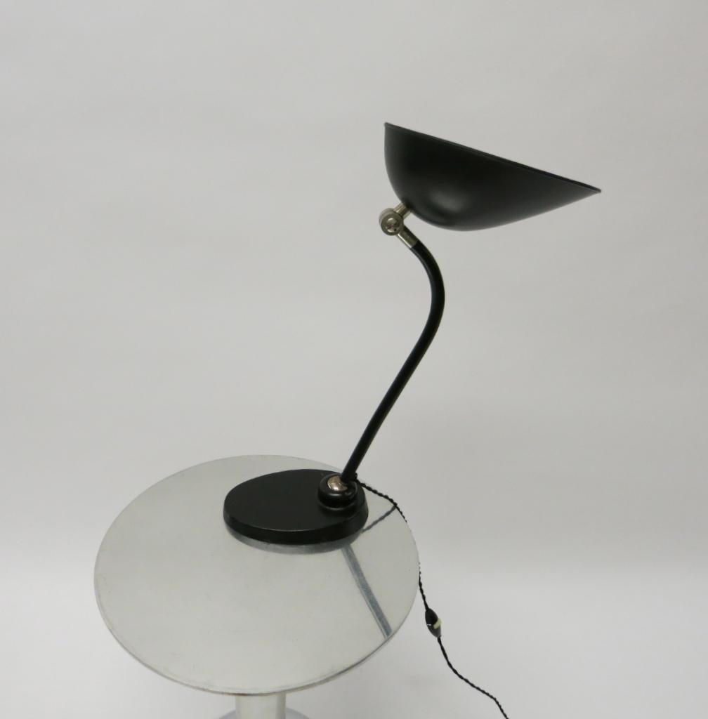 Black Enameled Metal Table Lamp with Articulating Shade, USA Circa 1940 For Sale 5