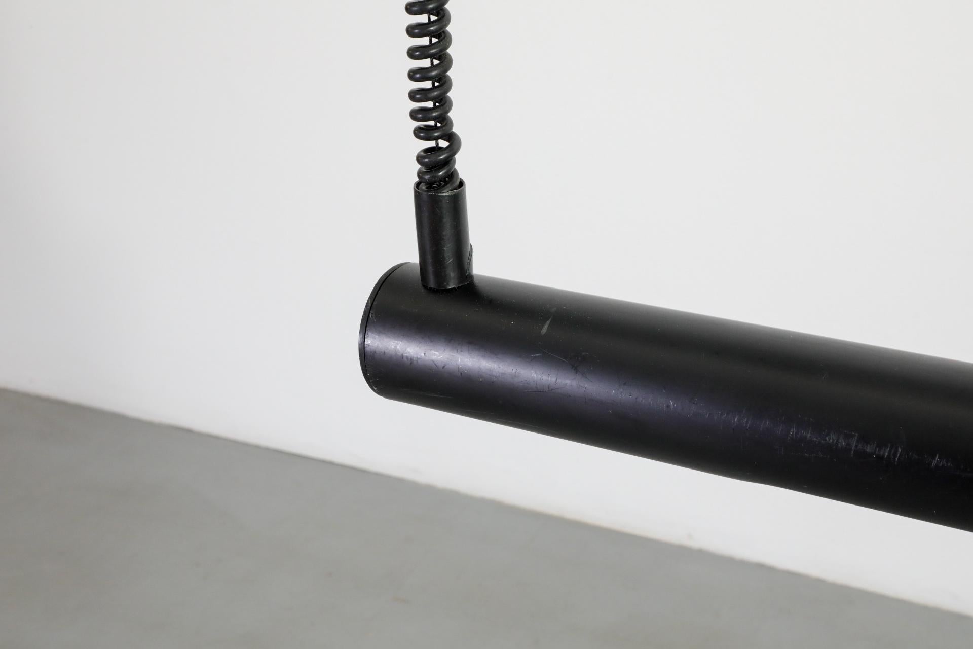 Lampada da soffitto a tubo fluorescente smaltata nera in stile Anders Pehrson di Massive in vendita 4