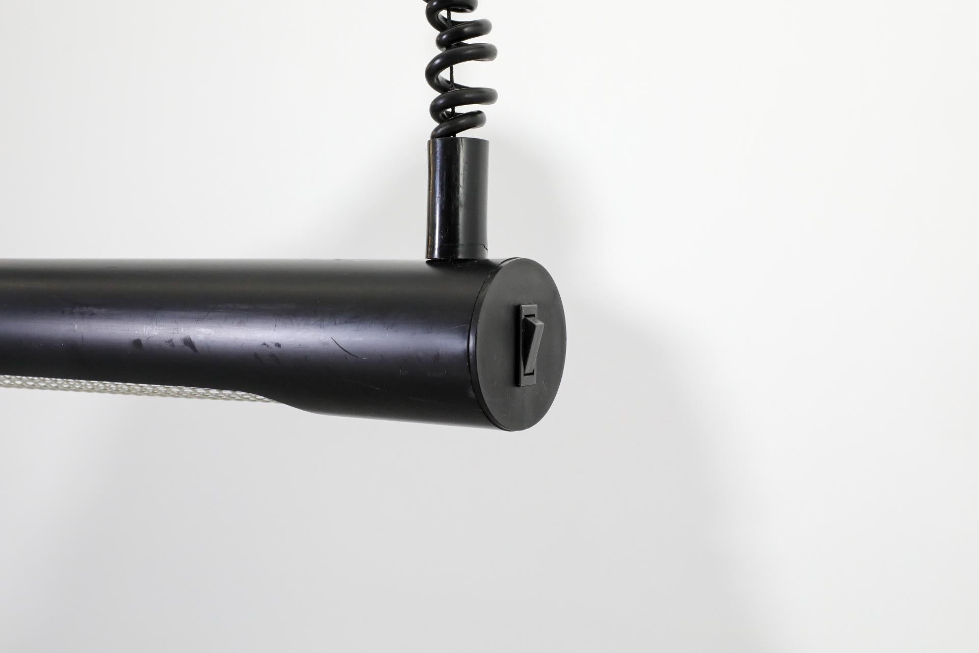 Lampada da soffitto a tubo fluorescente smaltata nera in stile Anders Pehrson di Massive in vendita 6
