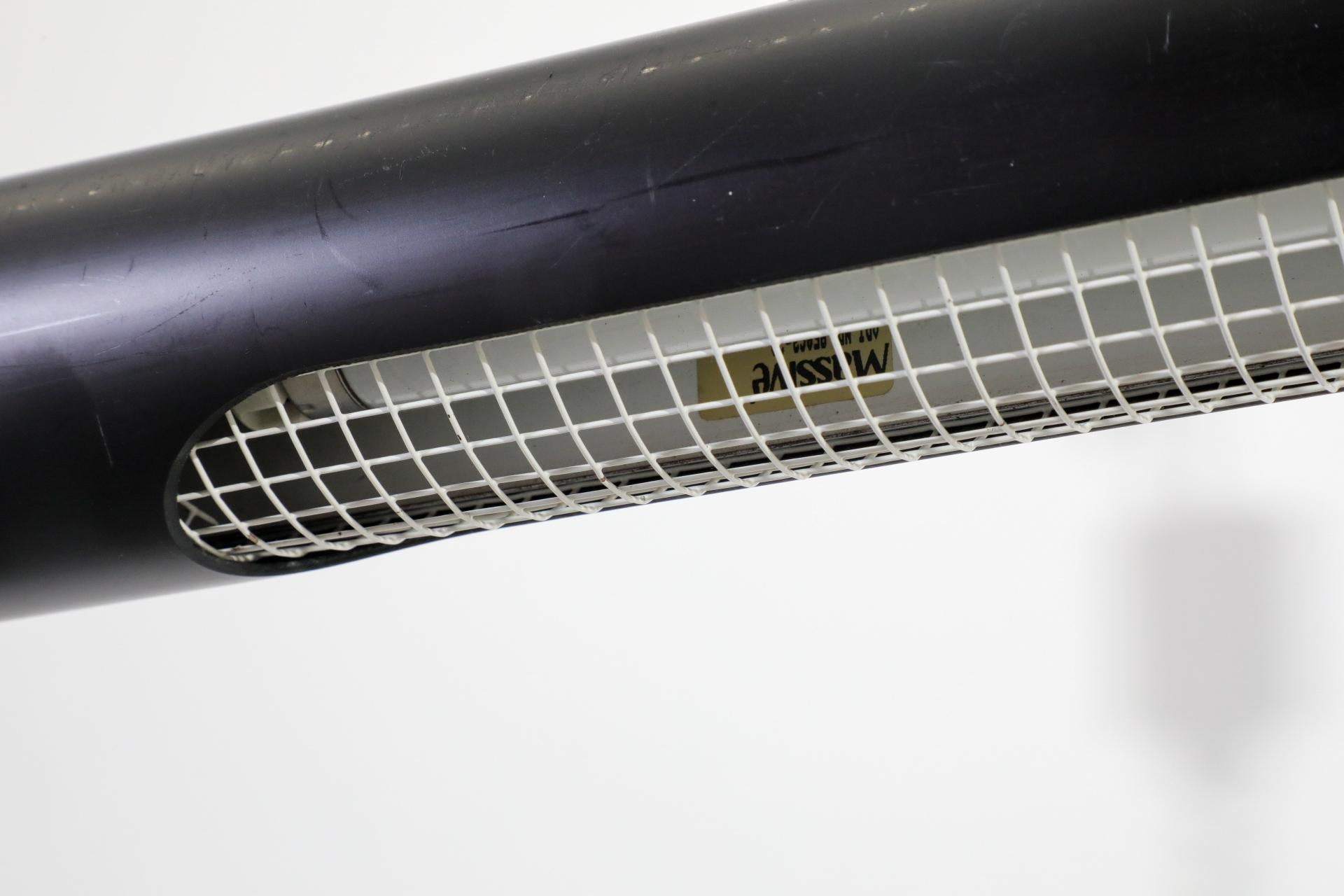 Lampada da soffitto a tubo fluorescente smaltata nera in stile Anders Pehrson di Massive in vendita 9
