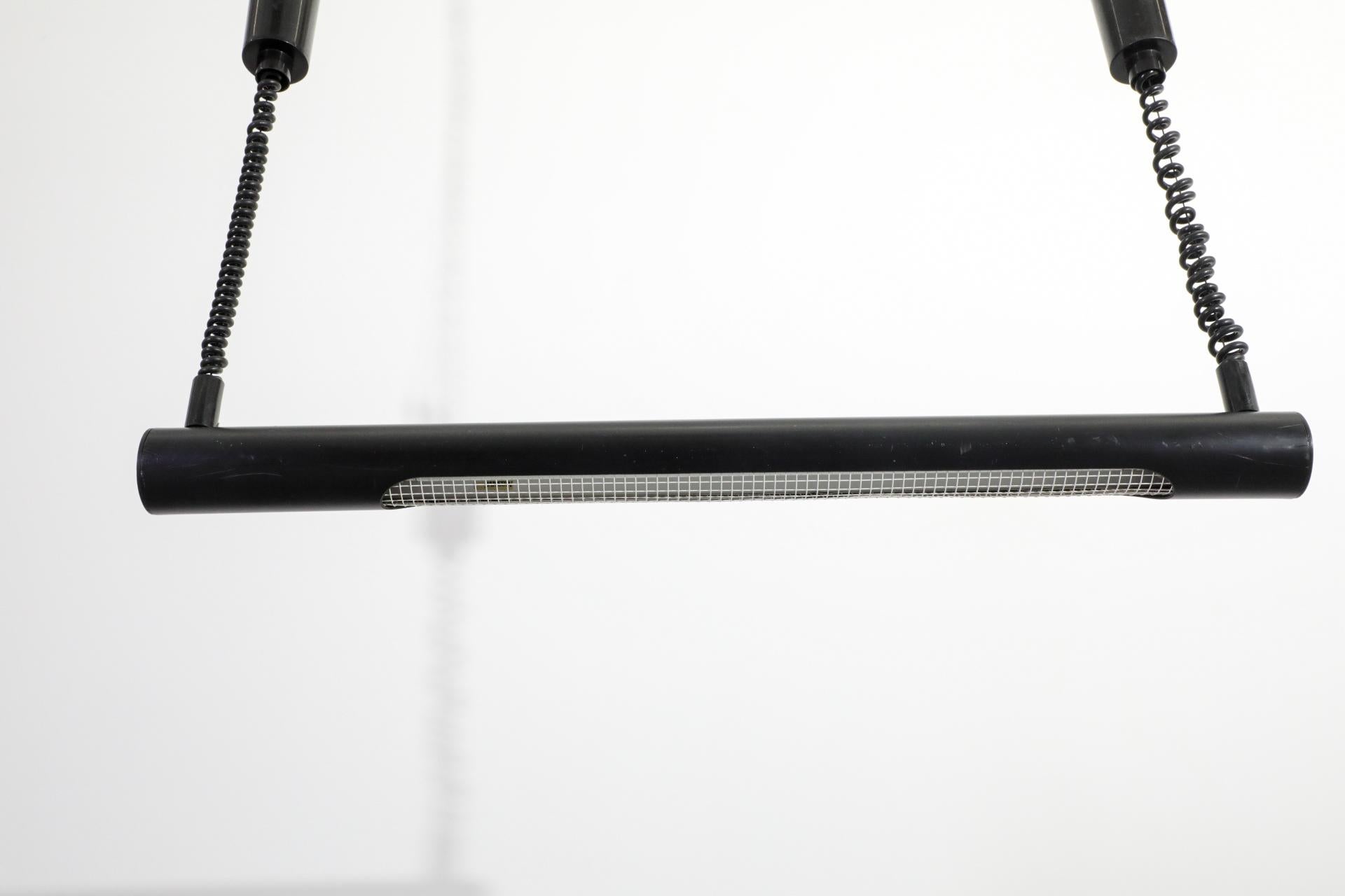 Lampada da soffitto a tubo fluorescente smaltata nera in stile Anders Pehrson di Massive in vendita 10