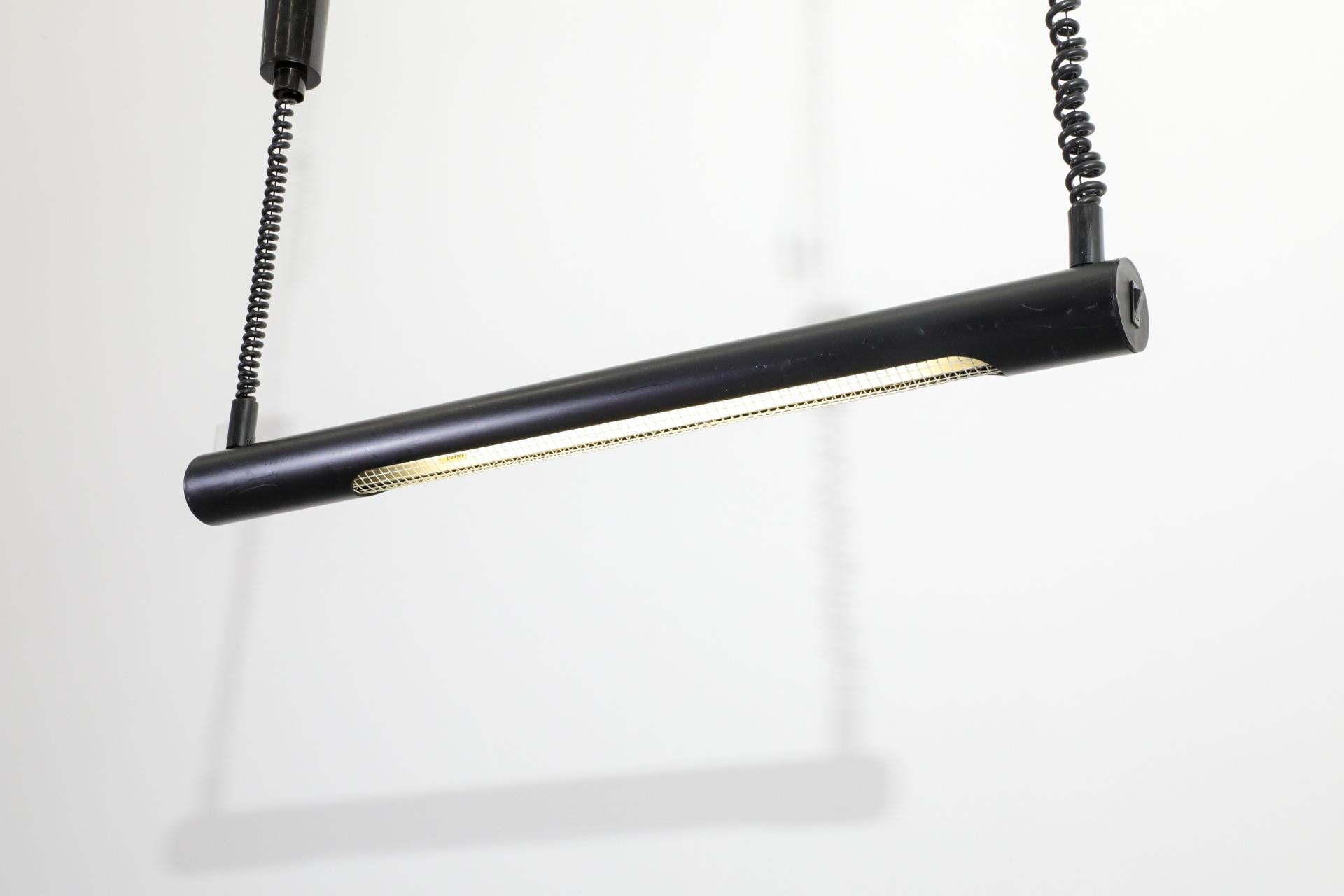 Lampada da soffitto a tubo fluorescente smaltata nera in stile Anders Pehrson di Massive in vendita 12