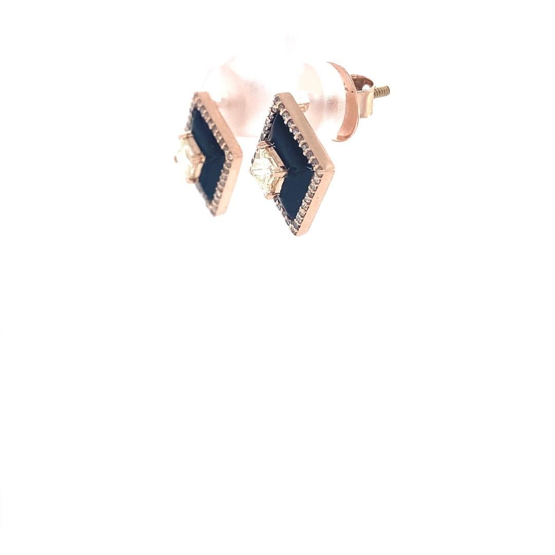 Black Enameled Stud Earrings with Princess Diamonds in 18k Solid Gold For Sale 4