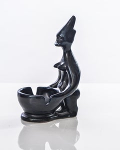 Cendrier sculptural noir émaillé Roger Capron, vers 1960