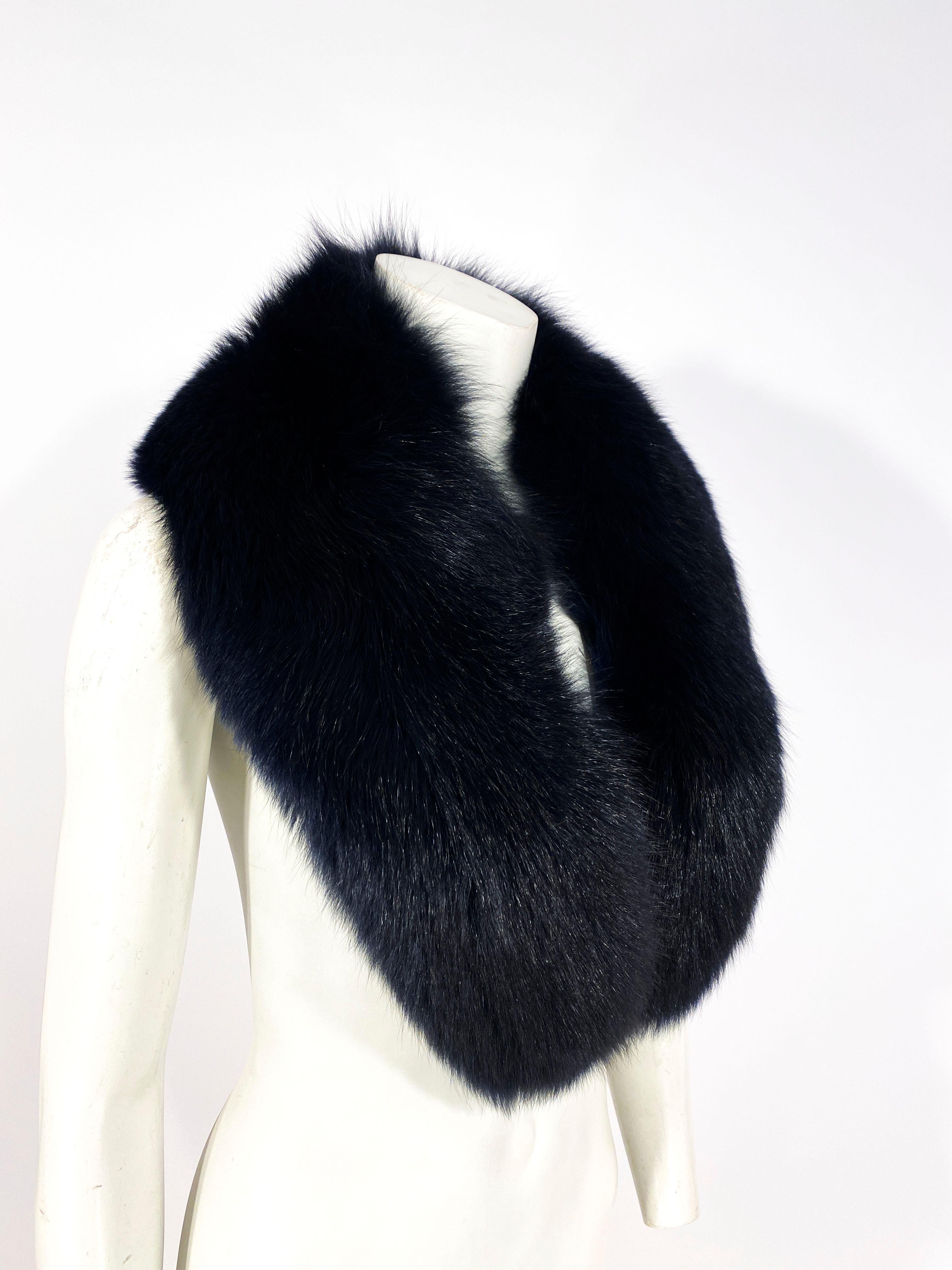 Black Enlarged Fox Collar/Stole In Good Condition In San Francisco, CA