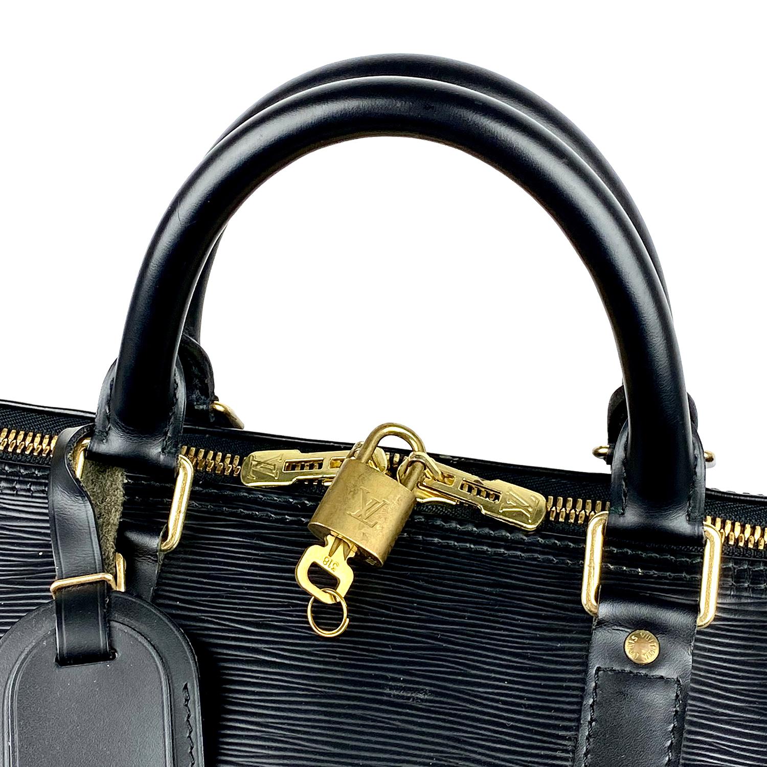 Black Epi leather Louis Vuitton Keepall 50 Weekend Bag For Sale 2