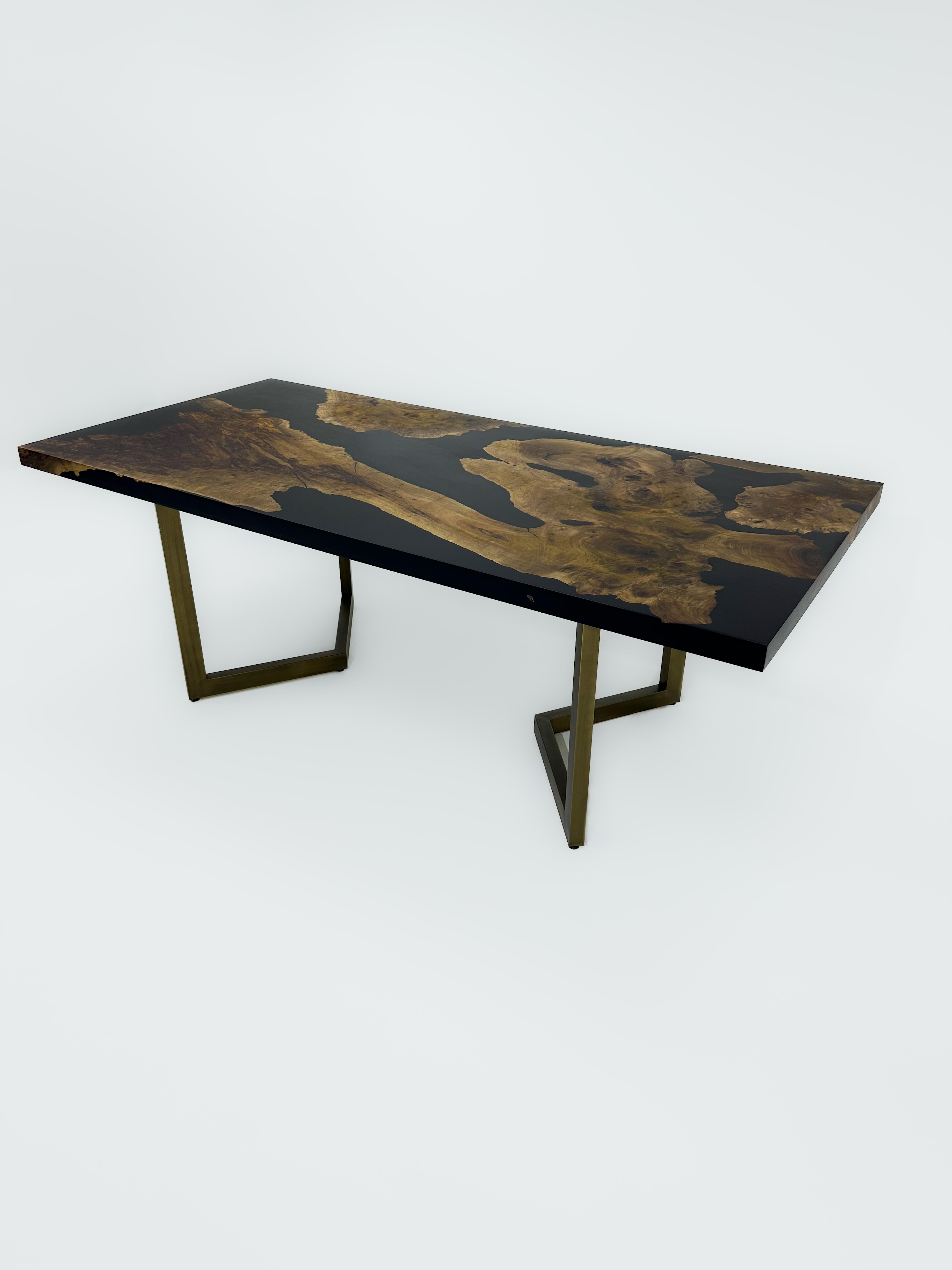 Black Epoxy Natural Walnut Modern Dining Table  In New Condition For Sale In İnegöl, TR