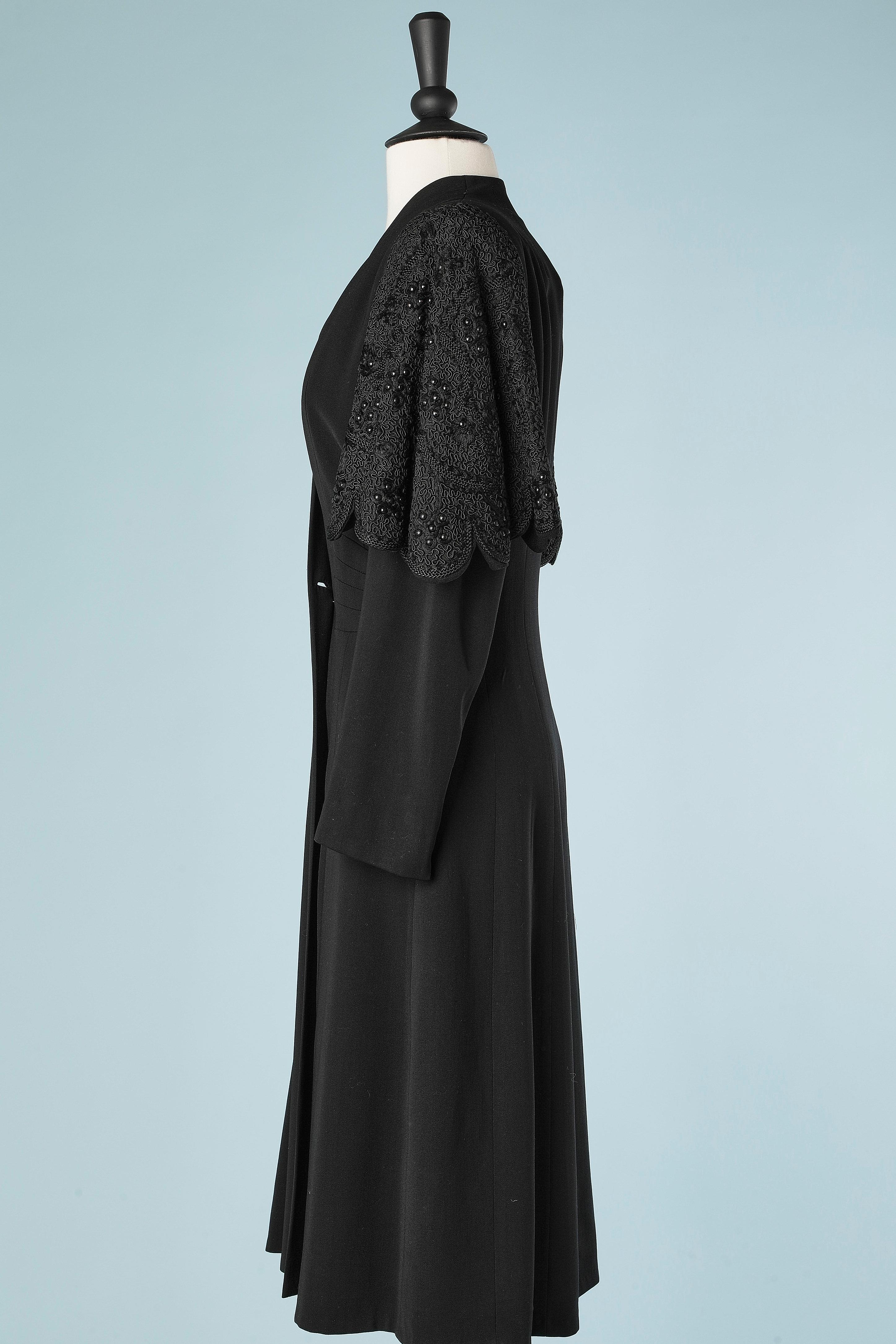 Black evening coat with over-sleeves in passementerie The Novelty Circa 1930's  For Sale 1