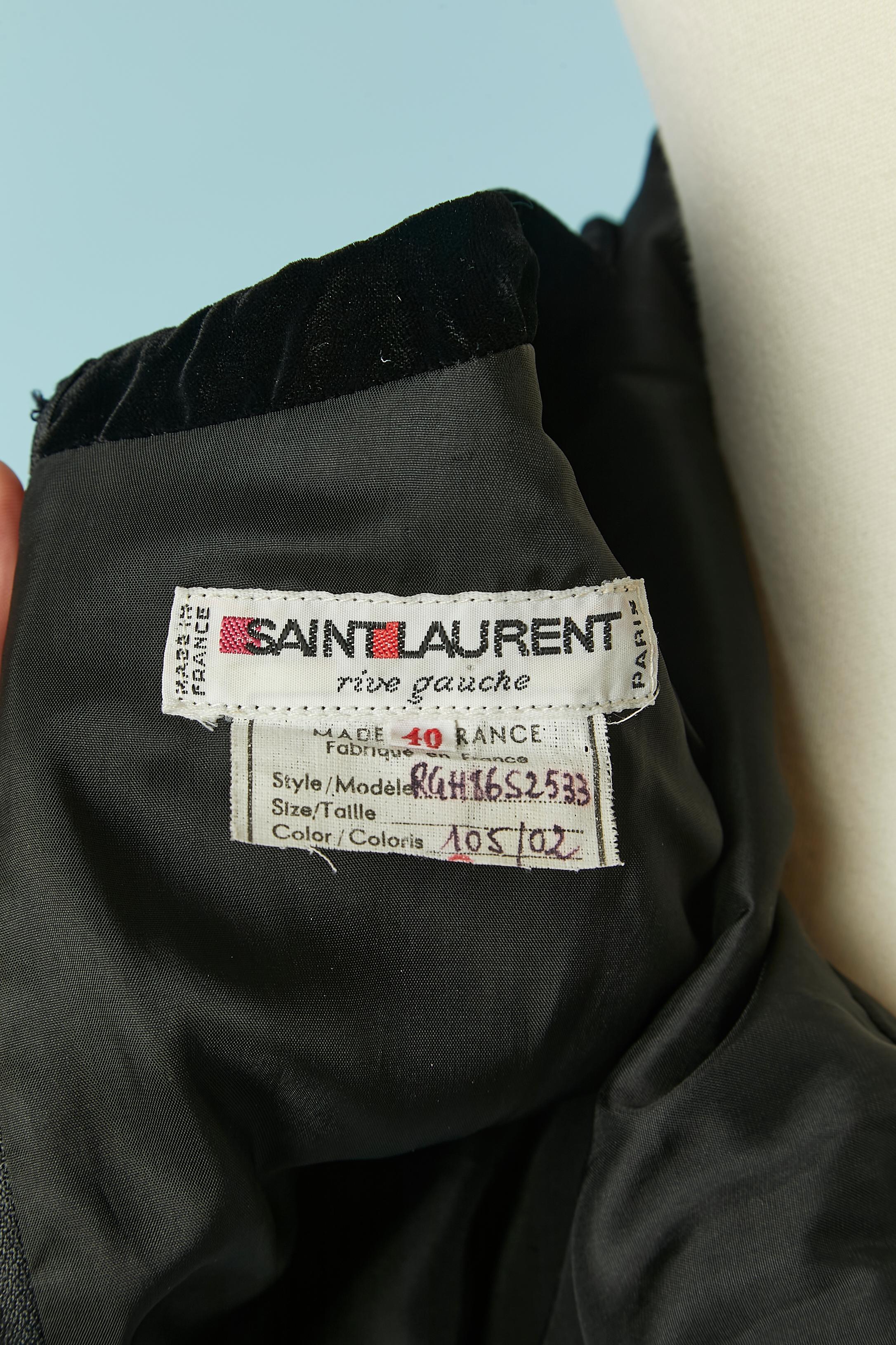 Black evening dress in velvet and silk velvet dévoré Saint Laurent Rive Gauche For Sale 4