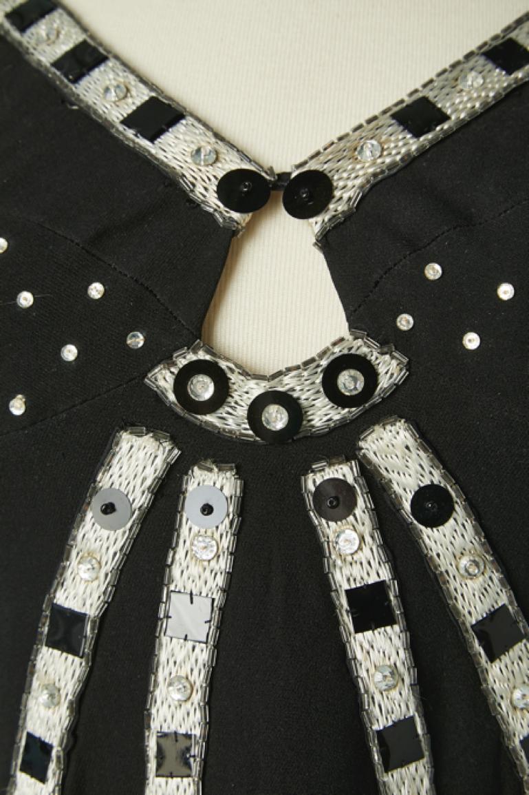 Black evening dress with beadwork Torrente  In Excellent Condition For Sale In Saint-Ouen-Sur-Seine, FR