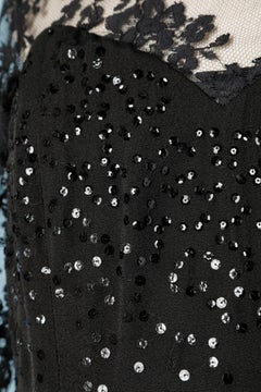 Robe de soirée noire avec paillettes et dentelle Hanae Mori