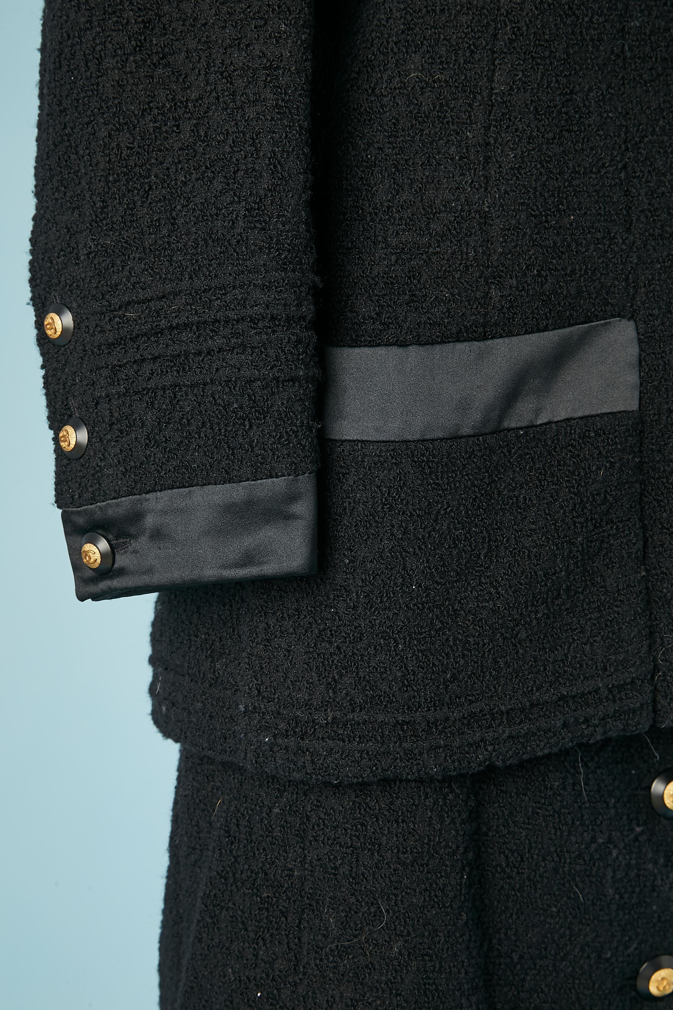 Tailleur jupe de soirée noir en laine et satin Chanel Boutique  Excellent état - En vente à Saint-Ouen-Sur-Seine, FR