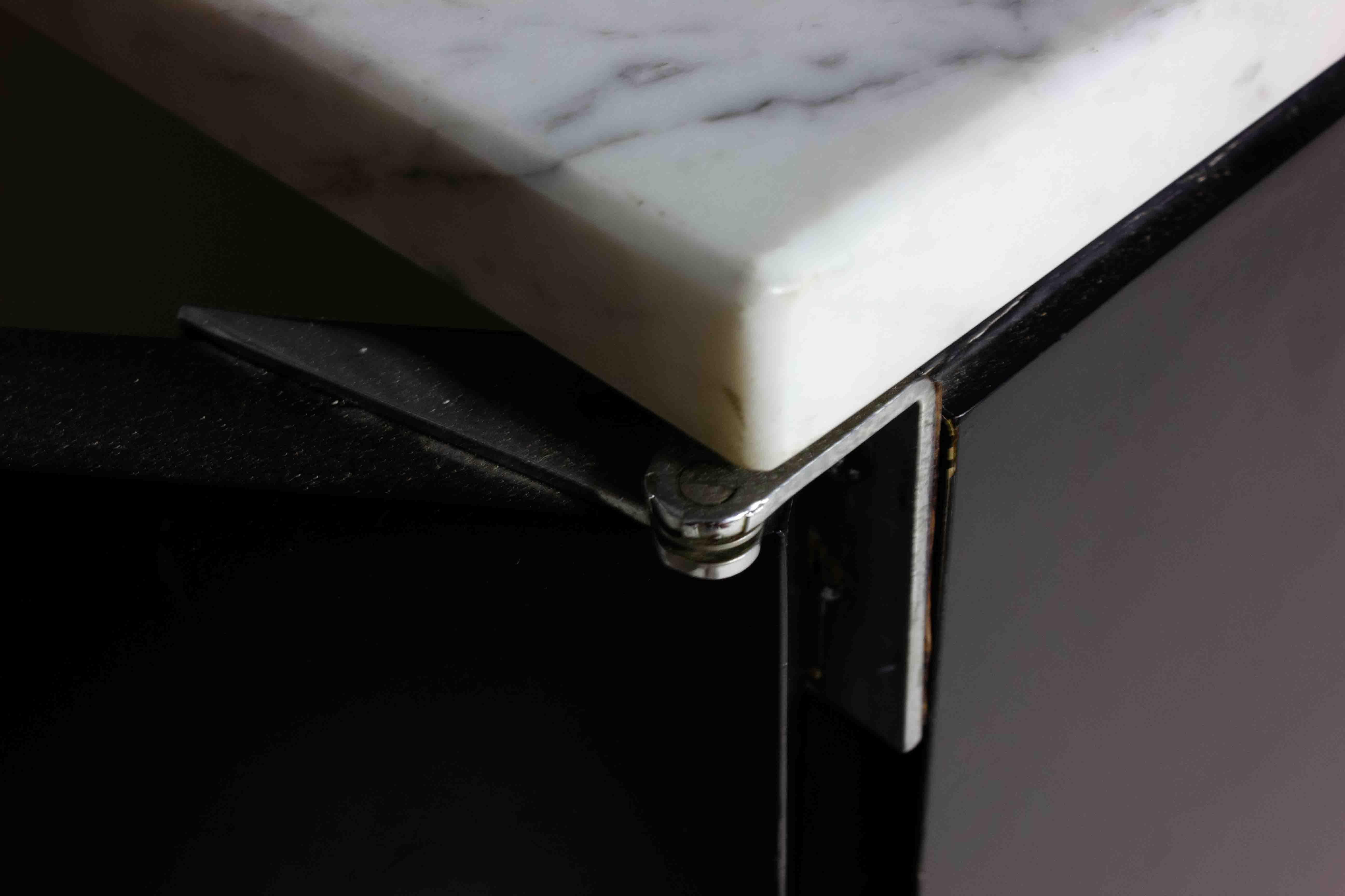 Credenza Executive Florence Knoll nera con maniglie in metallo, anni '70 In condizioni buone in vendita a Antwerpen, VAN