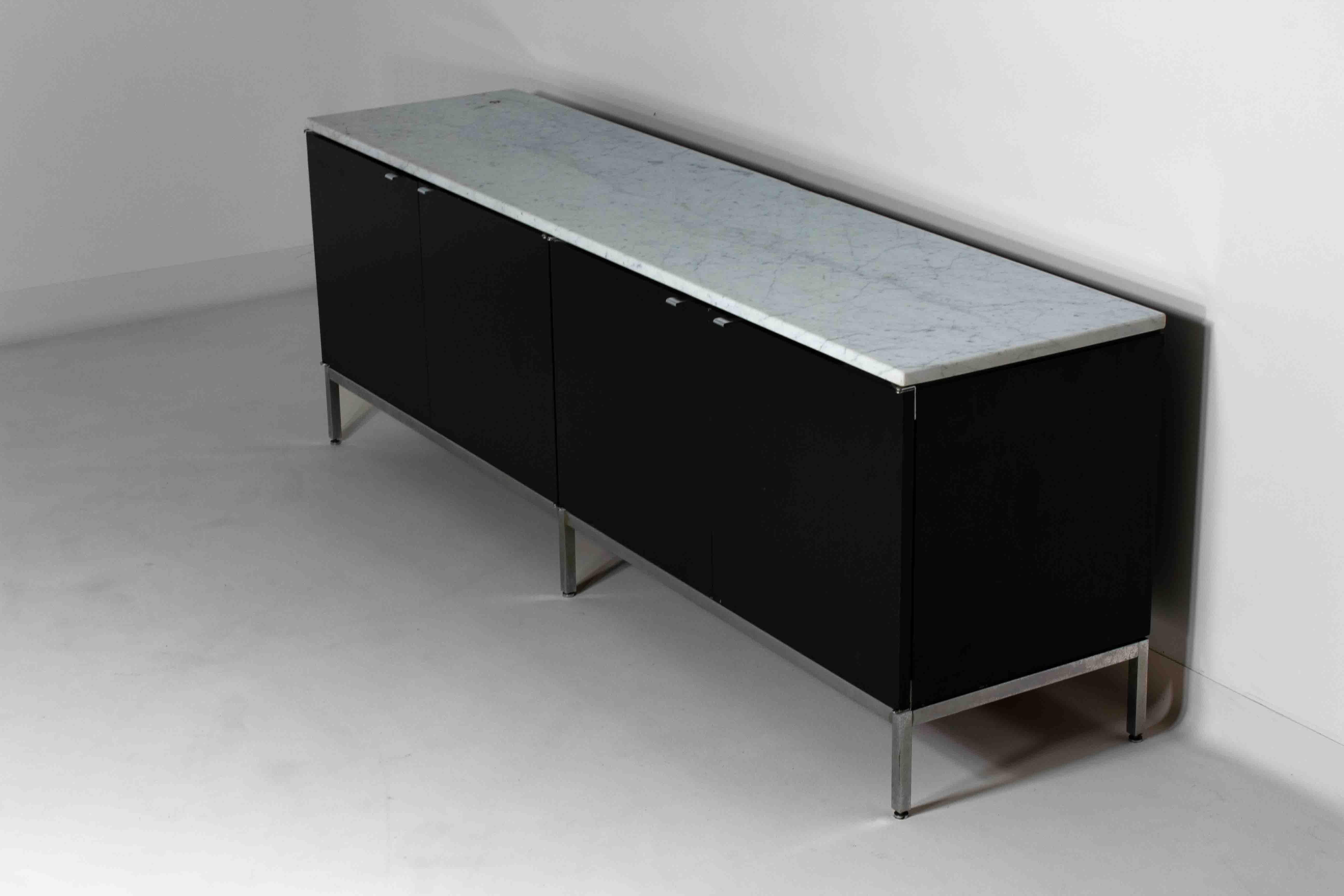 Credenza Executive Florence Knoll nera con maniglie in metallo, anni '70 in vendita 2