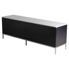 Buffet exécutif noir Florence Knoll avec poignées en métal, années 1970