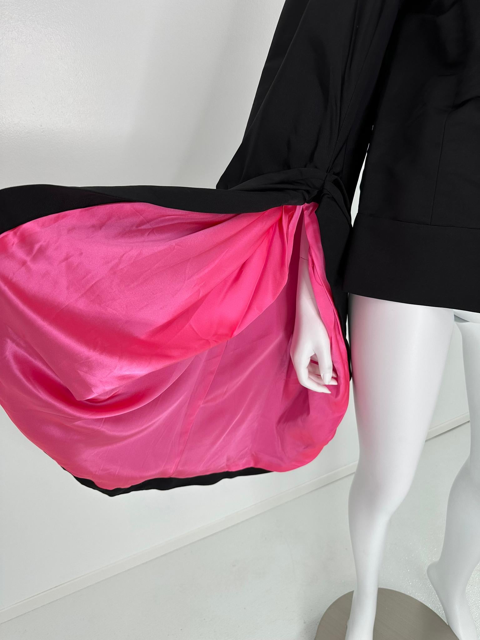 Giacca con cerniera frontale in Faille nero e seta rosa caldo con maniche a strappo in vendita 8