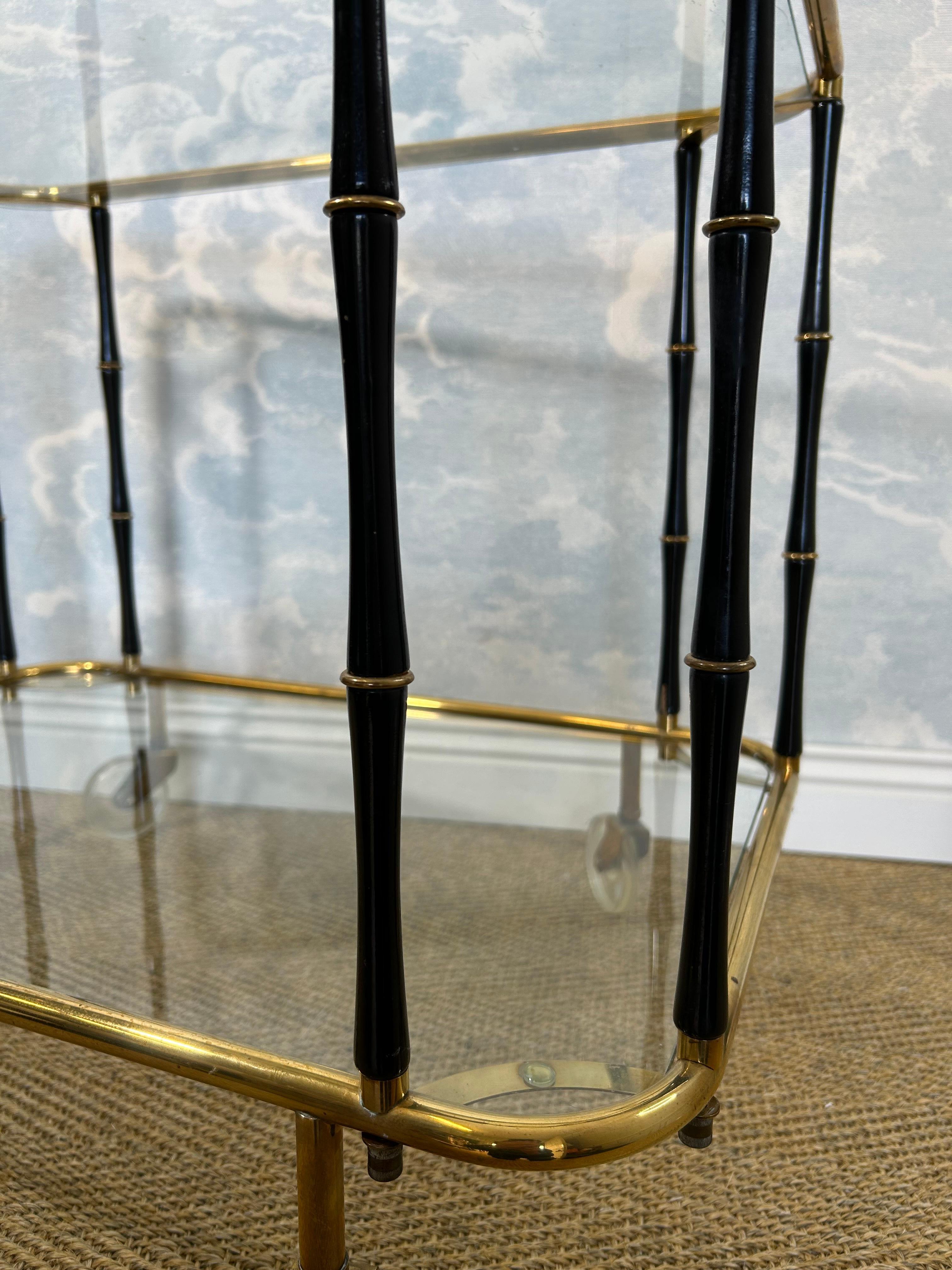 Francese Carrello da cocktail in finto bambù nero, Attr. Maison Jansen, Francia Anni '60 in vendita