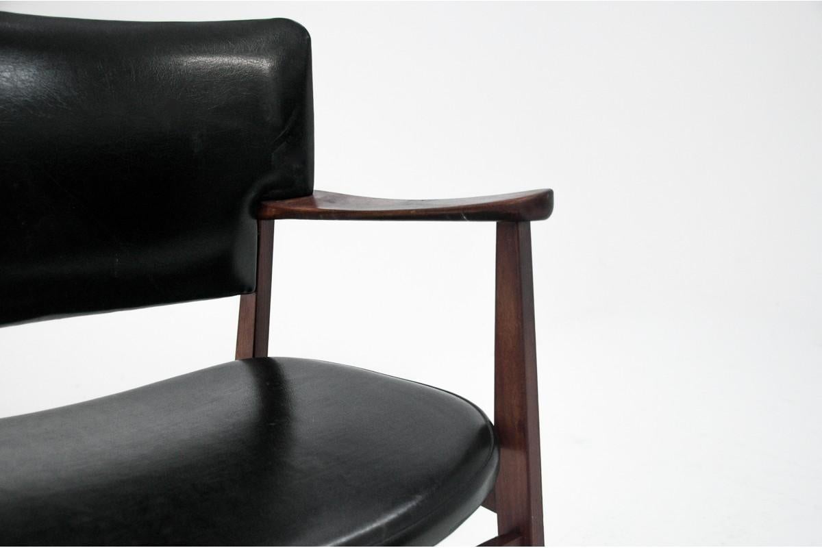 Black Faux Leather Armchair by Eric Kirkegaard, Danish Design, 1960s In Good Condition In Chorzów, PL