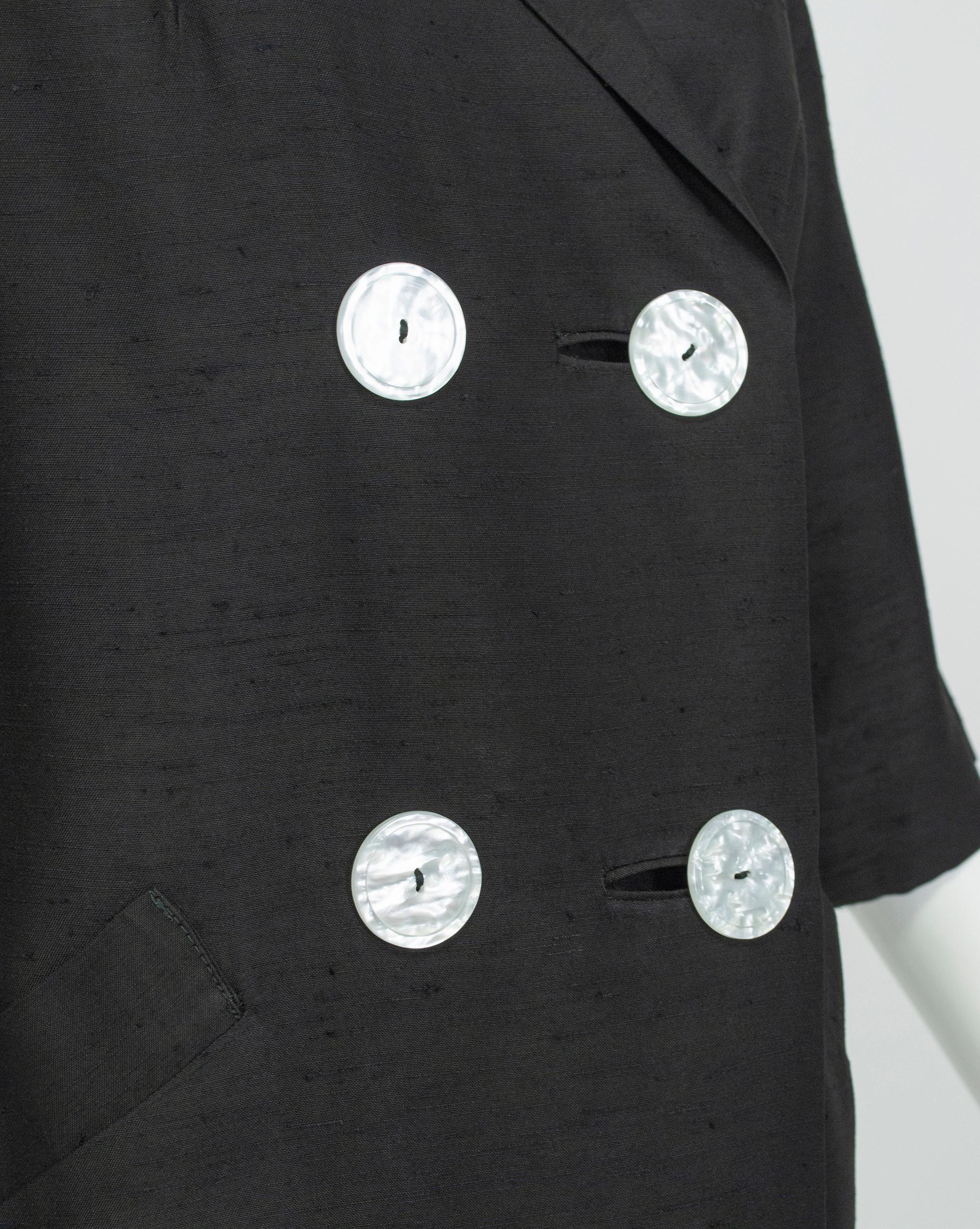 Schwarzer, federleichter Shantung-Mantel mit kurzer A-Linie - M, 1960er im Angebot 5