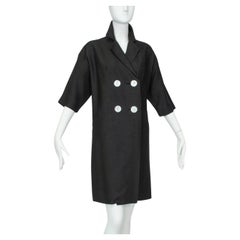 Schwarzer, federleichter Shantung-Mantel mit kurzer A-Linie - M, 1960er