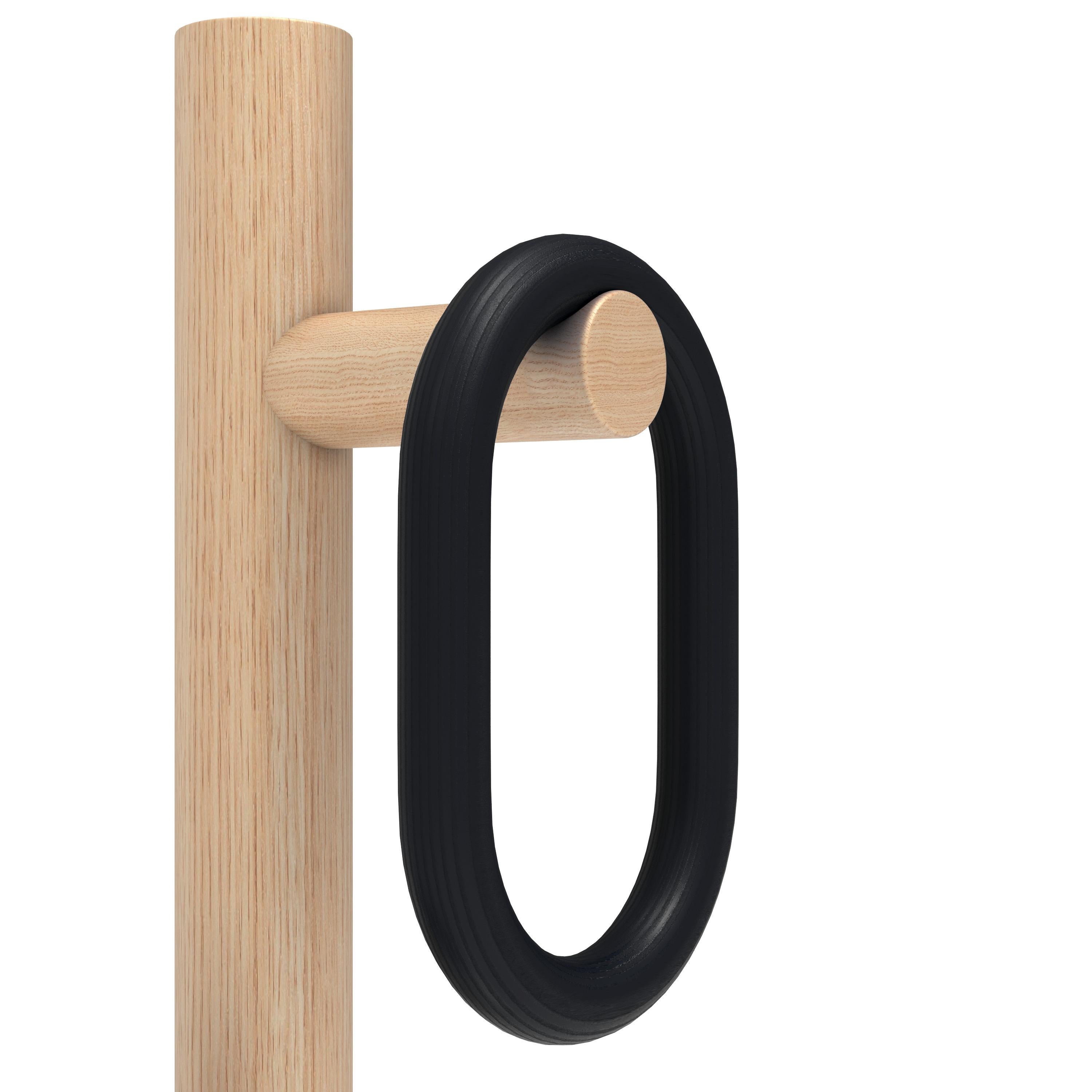 Perchero Fernand Negro Roble Natural by HARTO Posmoderno en venta