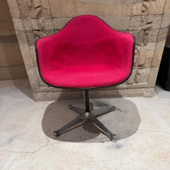 Black Fiberglass Desk Armchair Charles & Ray Eames Herman Miller Mid-Century