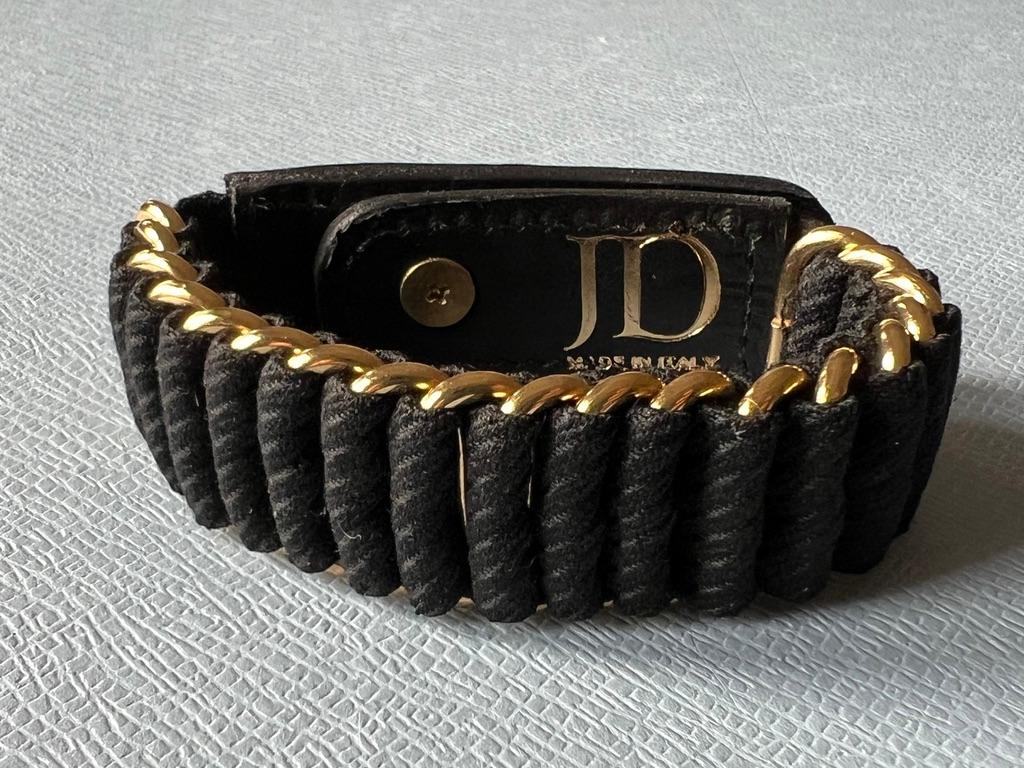 Lana fine nera Bracciale in pelle nera Pelle di vitello Anelli in ottone placcato oro In condizioni Nuovo in vendita a Los Angeles, CA