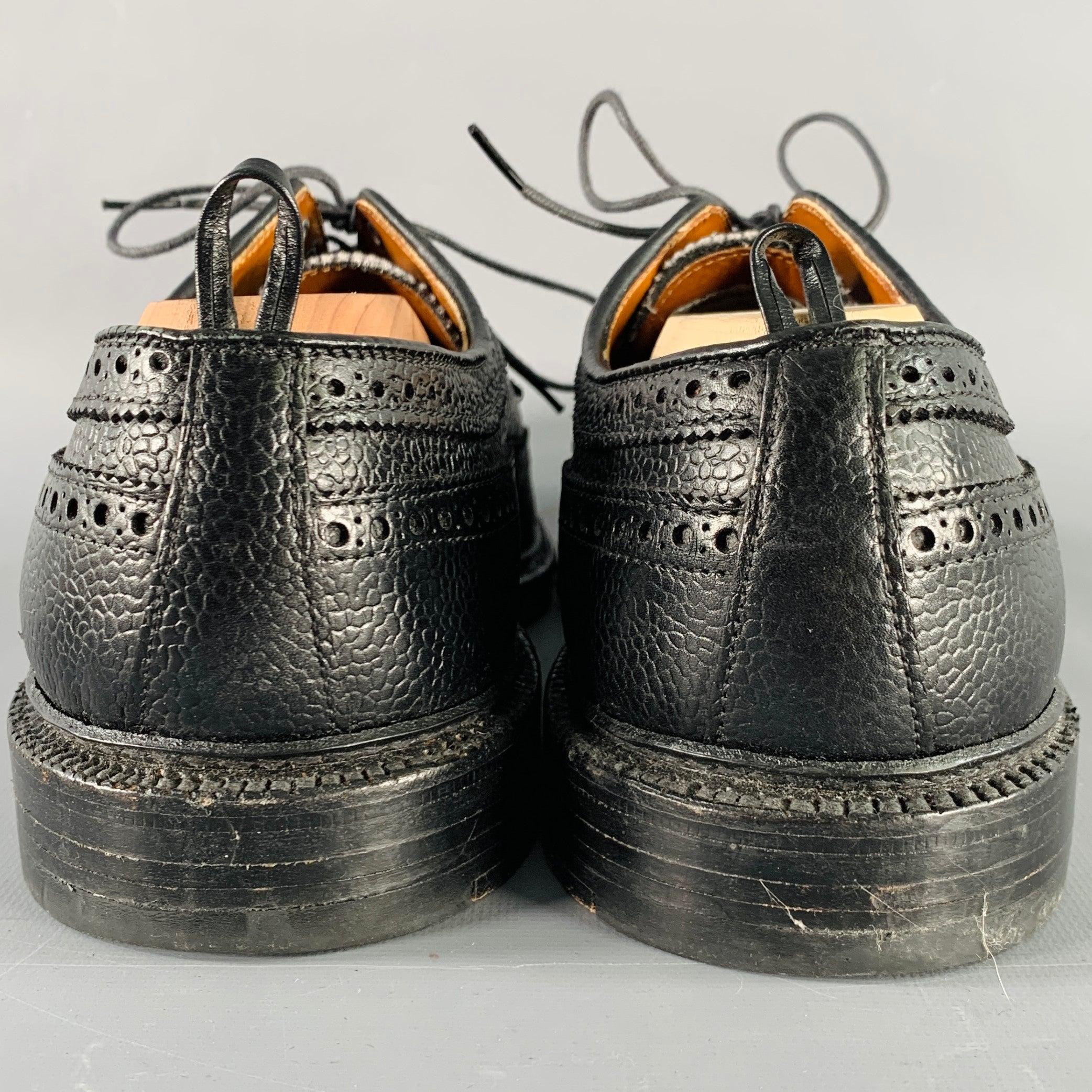 BLACK FLEECE OTOÑO 2007 Talla 10,5 Zapatos Derby con cordones de piel perforada negra de grano de guijarro Negro en venta