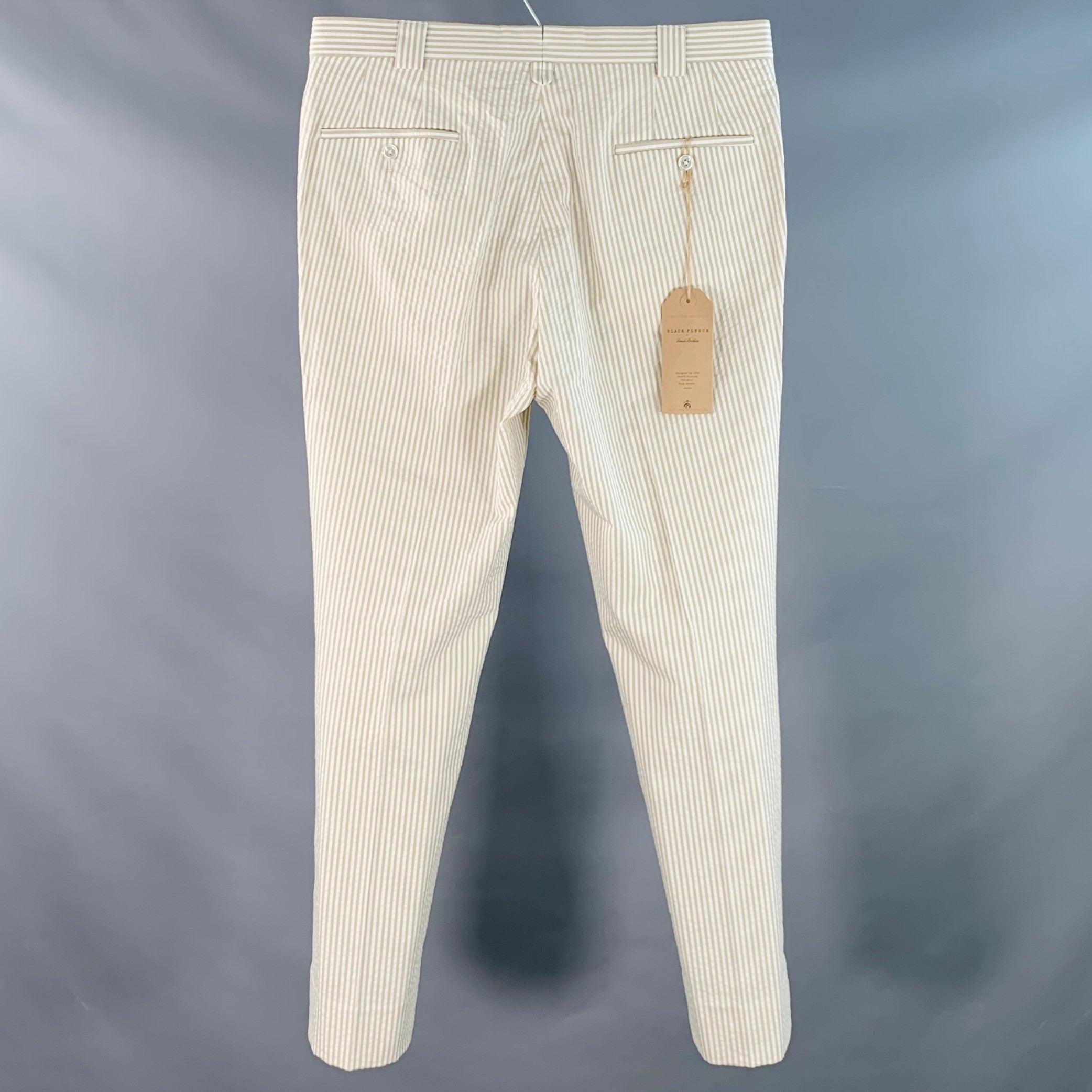 BLACK FLEECE Größe 35 Beige Weiß Gestreift Baumwolle Seersucker Button Fly Freizeithose im Zustand „Hervorragend“ im Angebot in San Francisco, CA